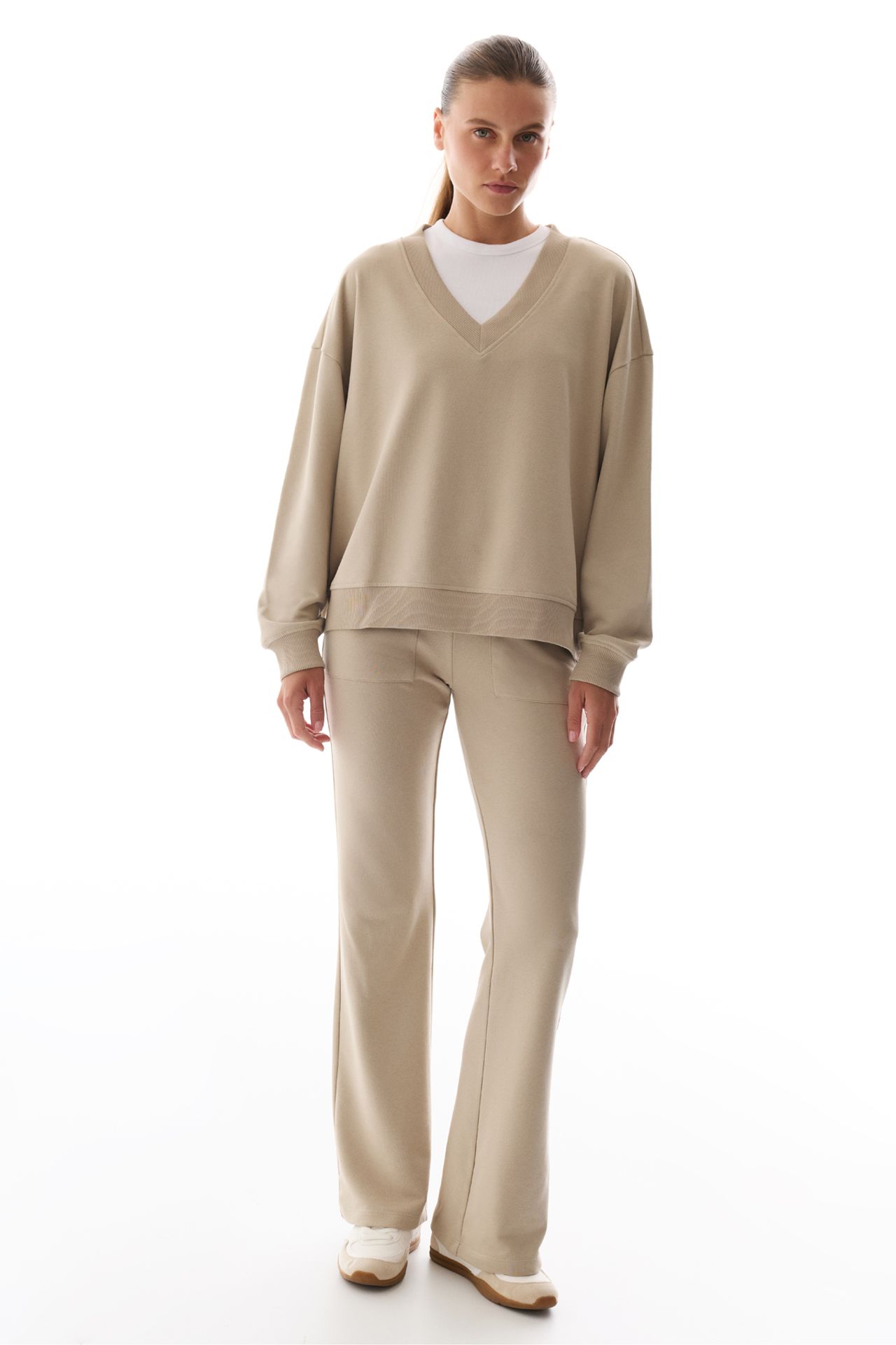 PENTI Wide V-Neck Sweatshirt 5