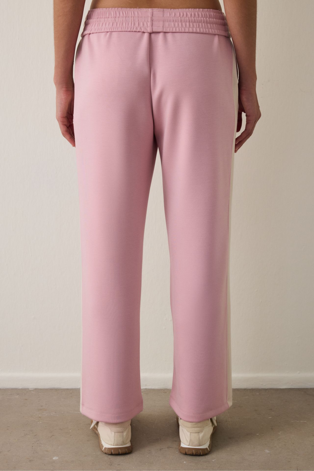 PENTI Silky Feel Normal Waist Panel Sweatpants 3