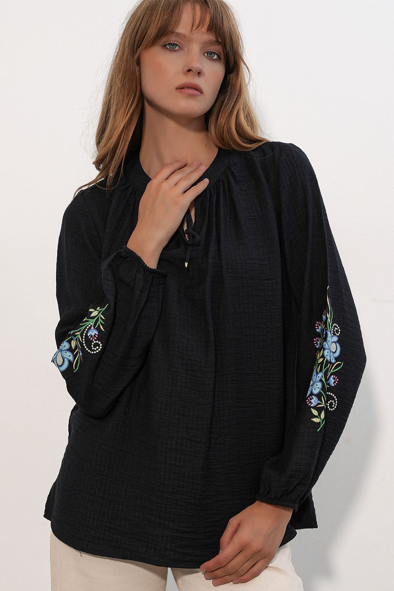 BDART Nakışlı Oversize Krep Bluz 3
