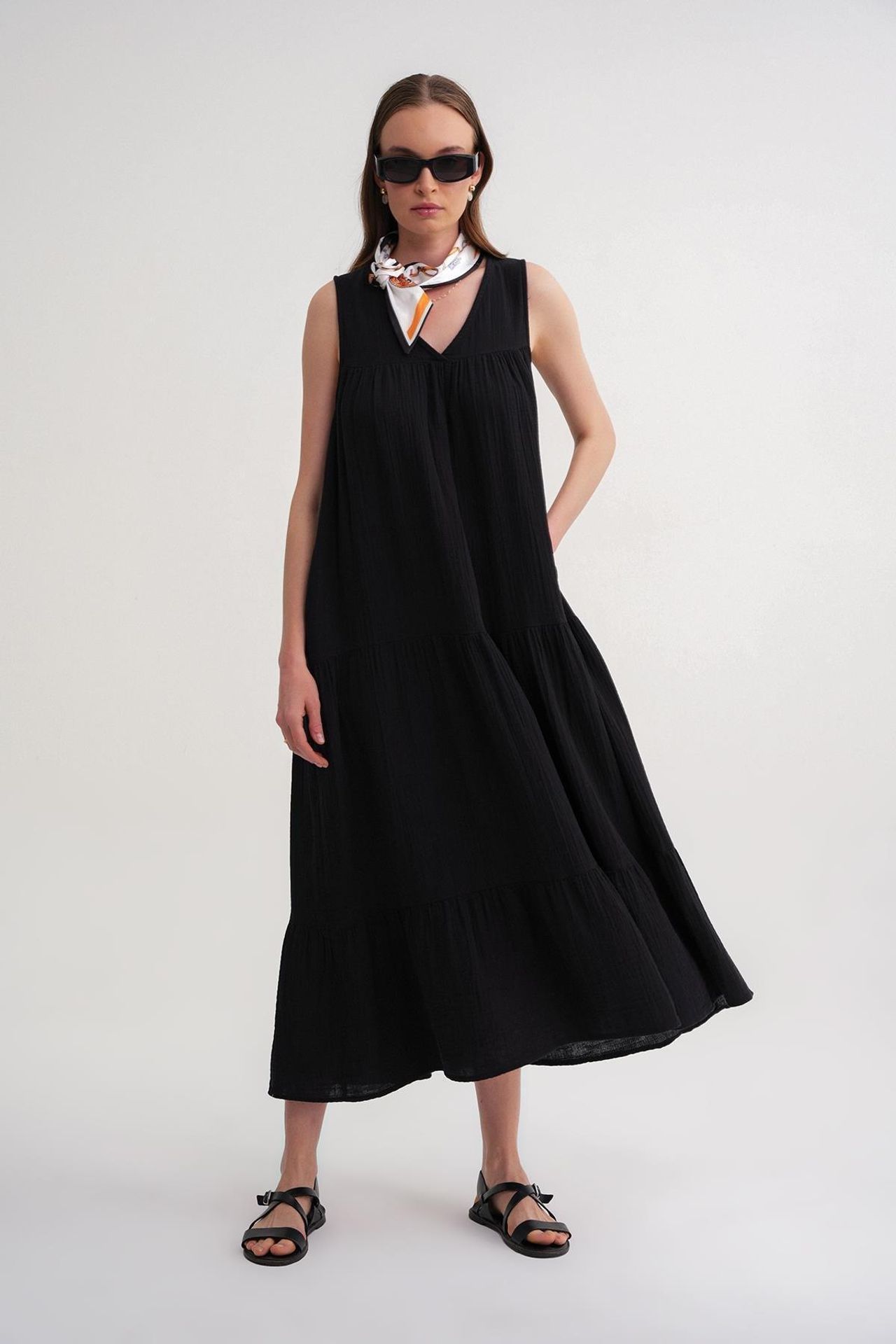 Mixray Sleeveless V-Neck Muslin Midi Dress with Pockets 5