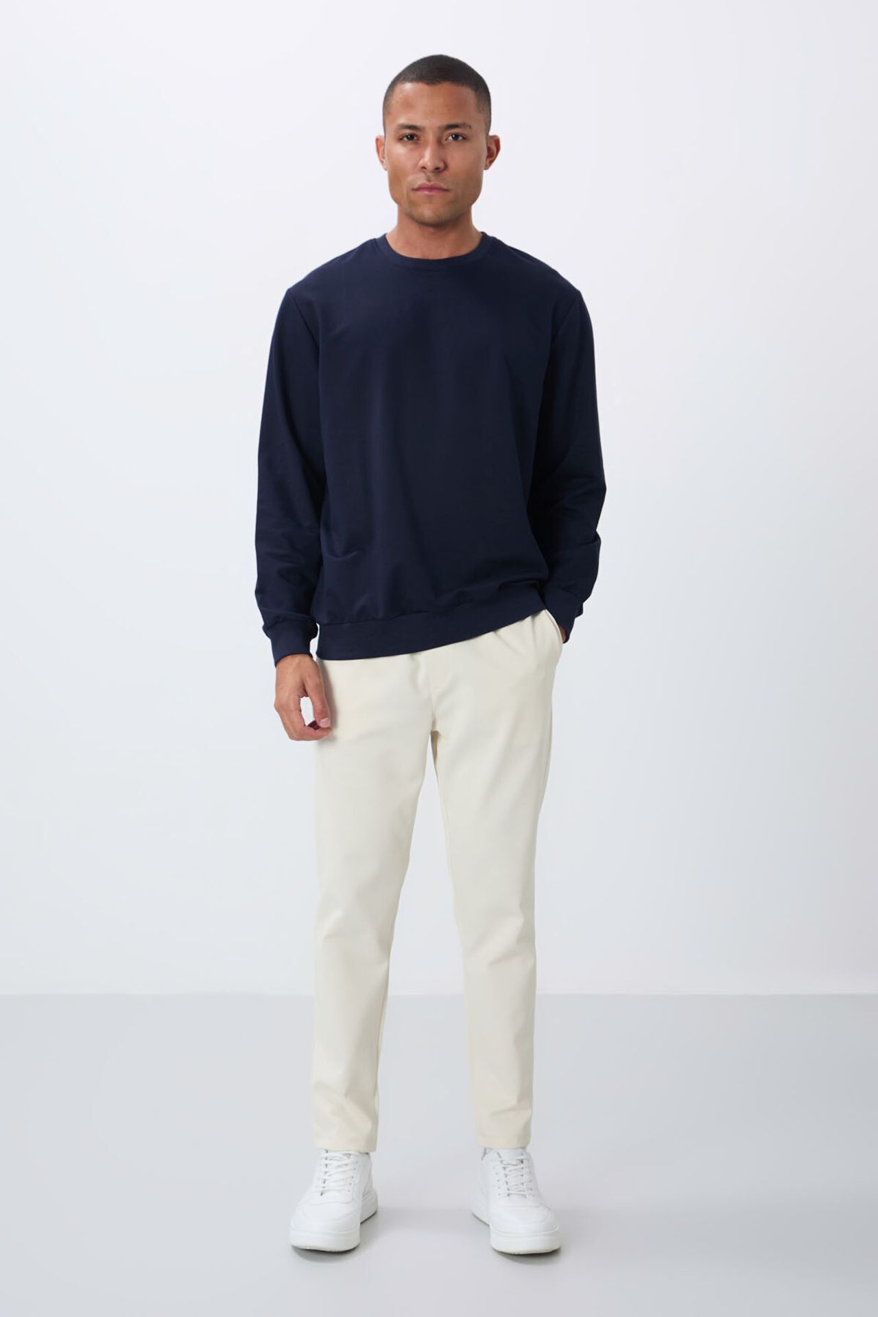 TOMMY Men's Plain Crew Neck Sweatshirt 2
