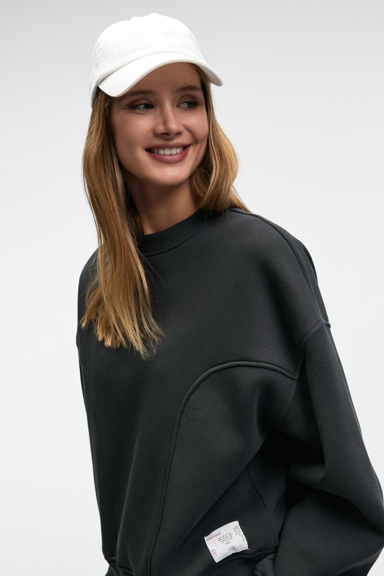 GRIMELANGE Oversized Crew Neck Sweatshirt 2