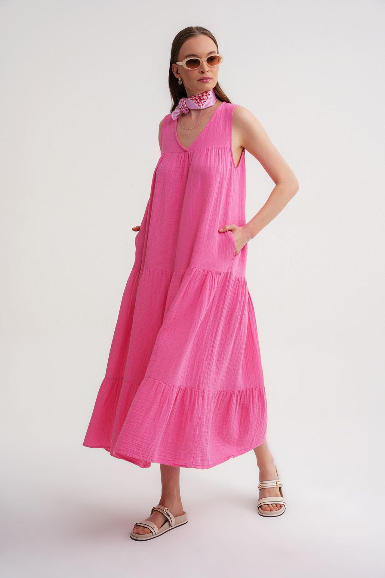 Mixray Sleeveless V-Neck Muslin Midi Dress with Pockets 3
