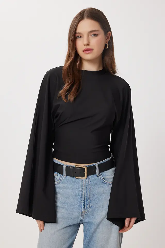 ISTANBUL Crew Neck Long Sleeve Blouse