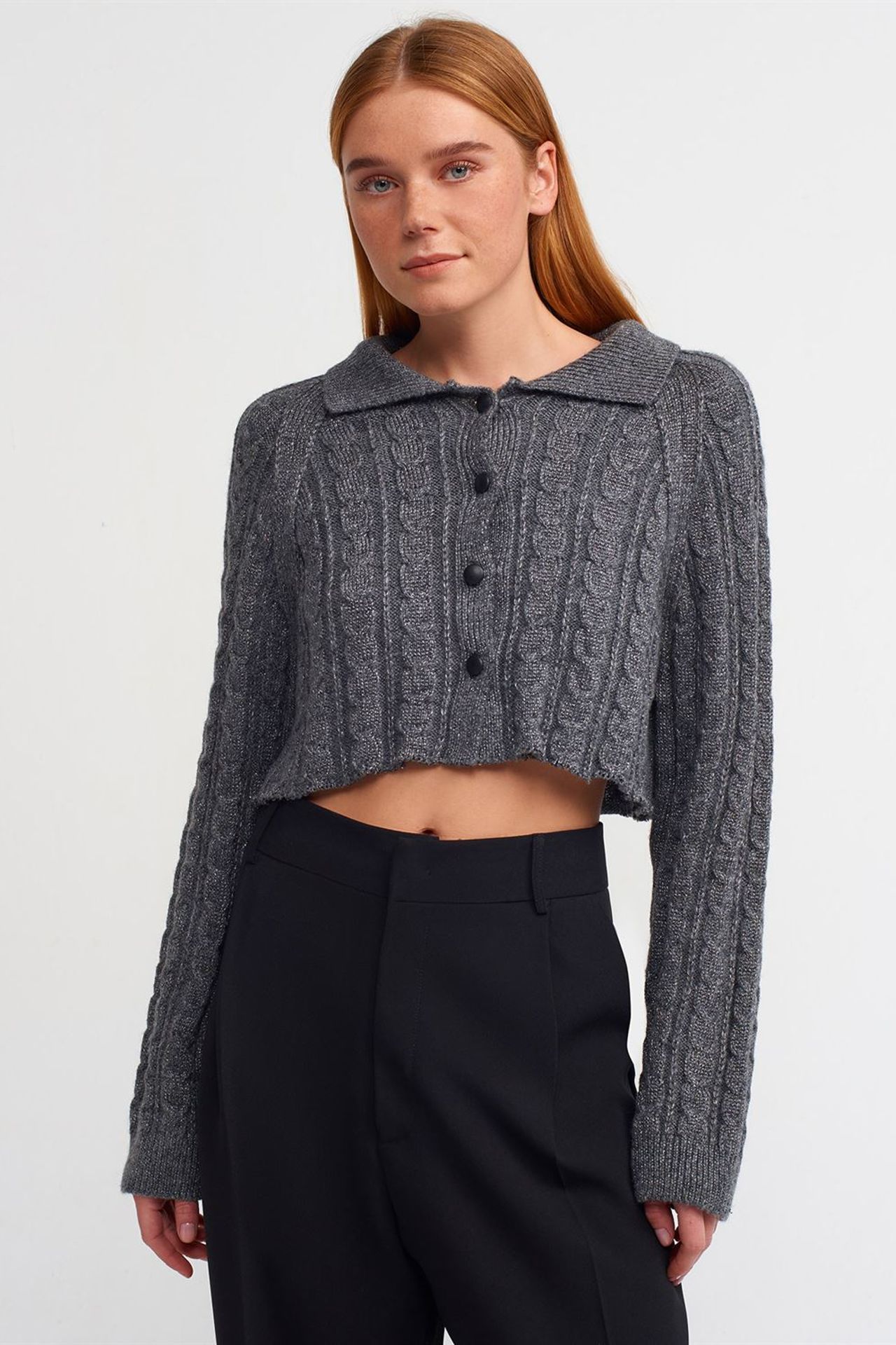 DILVIN Crop Cable-Knit Button Cardigan 1