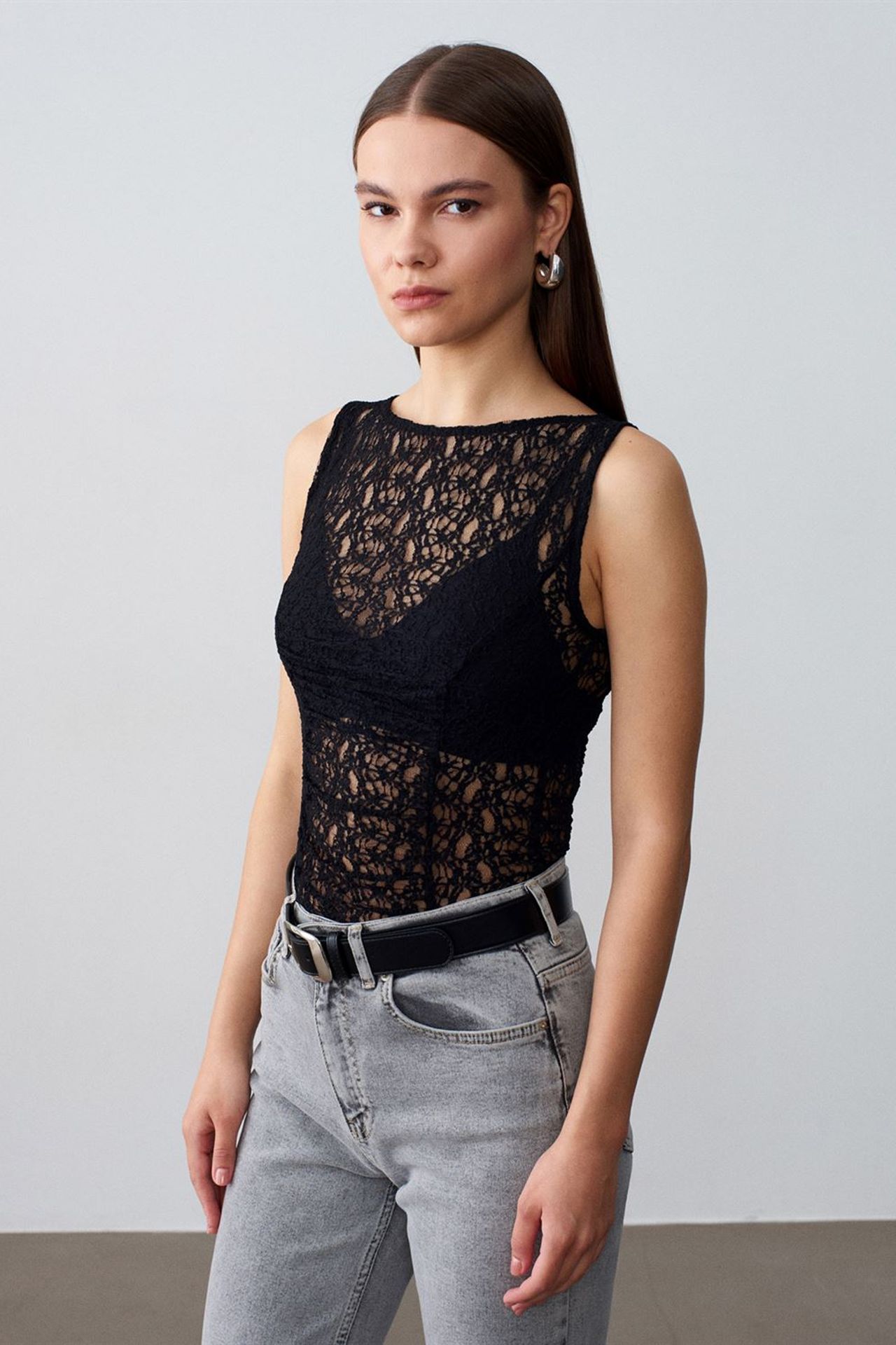 DILVIN Fitted Lace Sleeveless Blouse 3