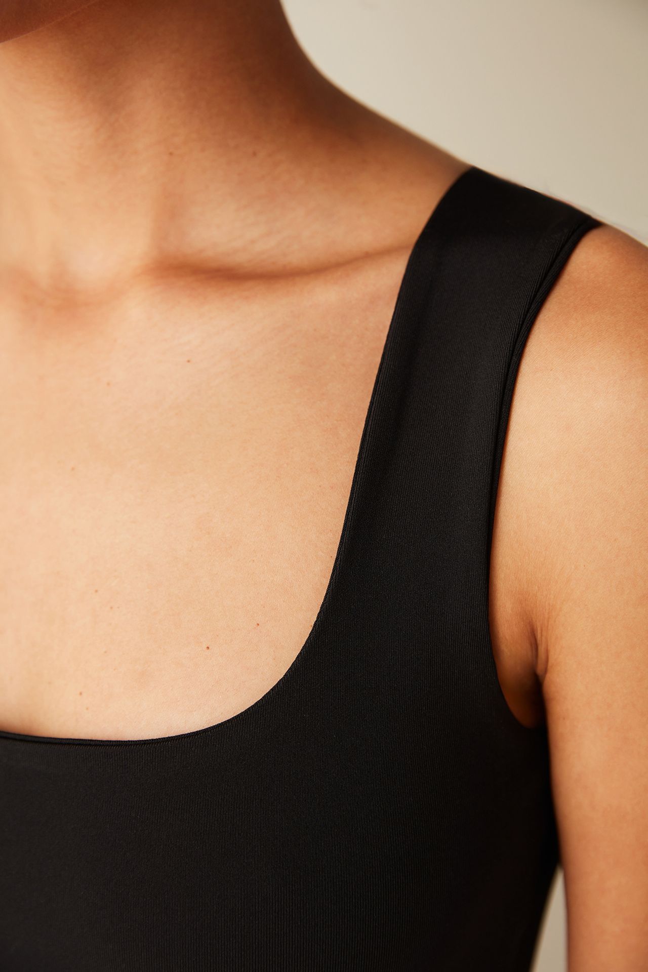PENTI Women’s Square Neck Top 4