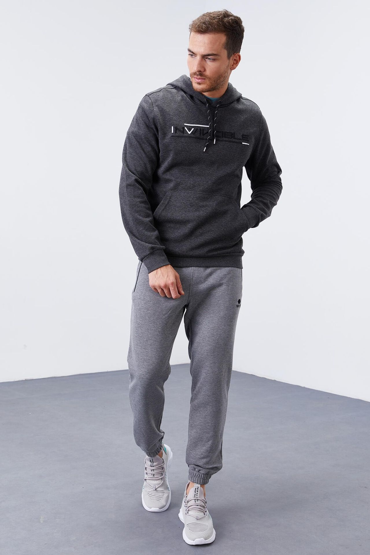 TOMMY Men's Printed Hooded Sweatshirt With Pocket 2