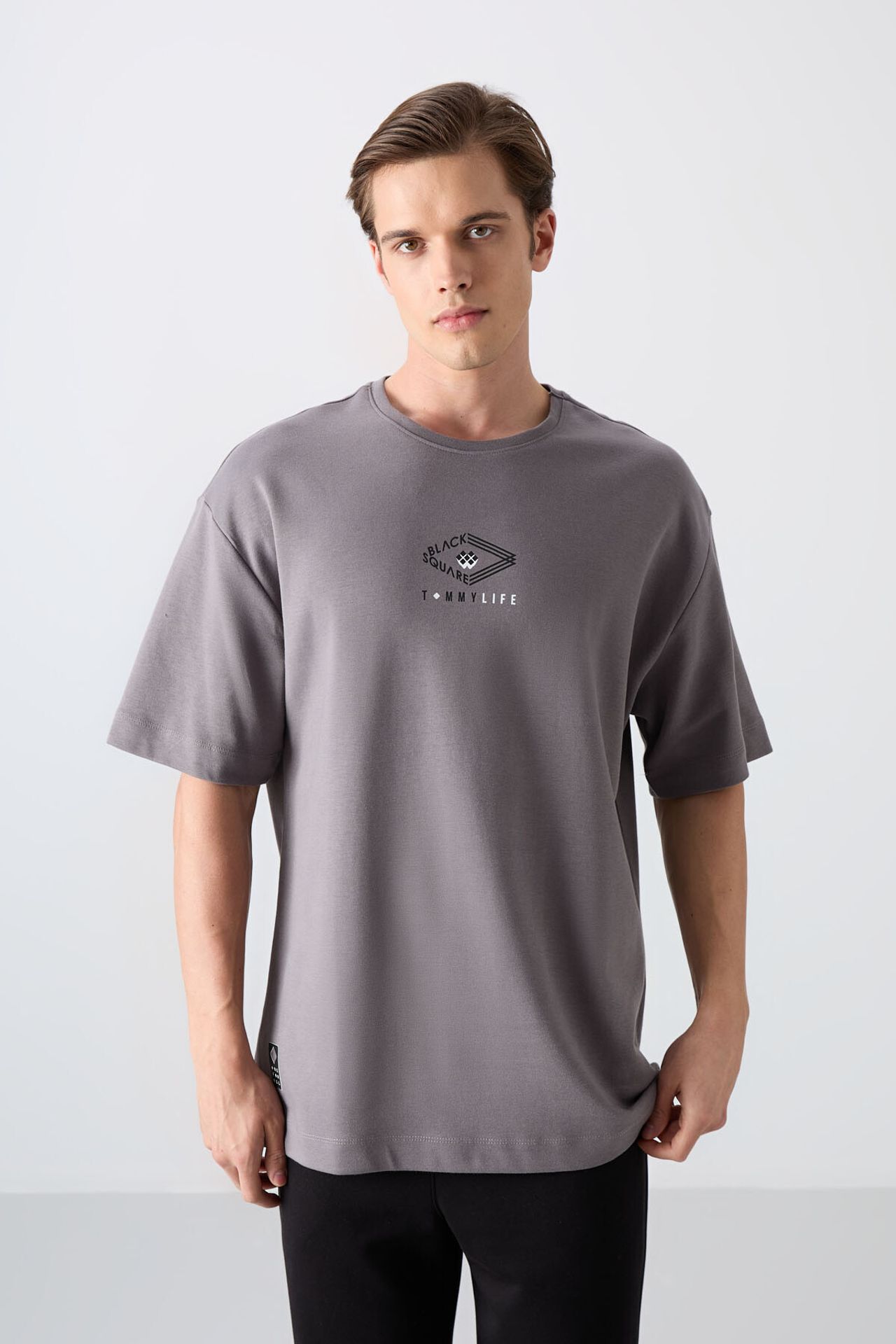 TOMMY Oversized Cotton-Blend Logo T-Shirt 1