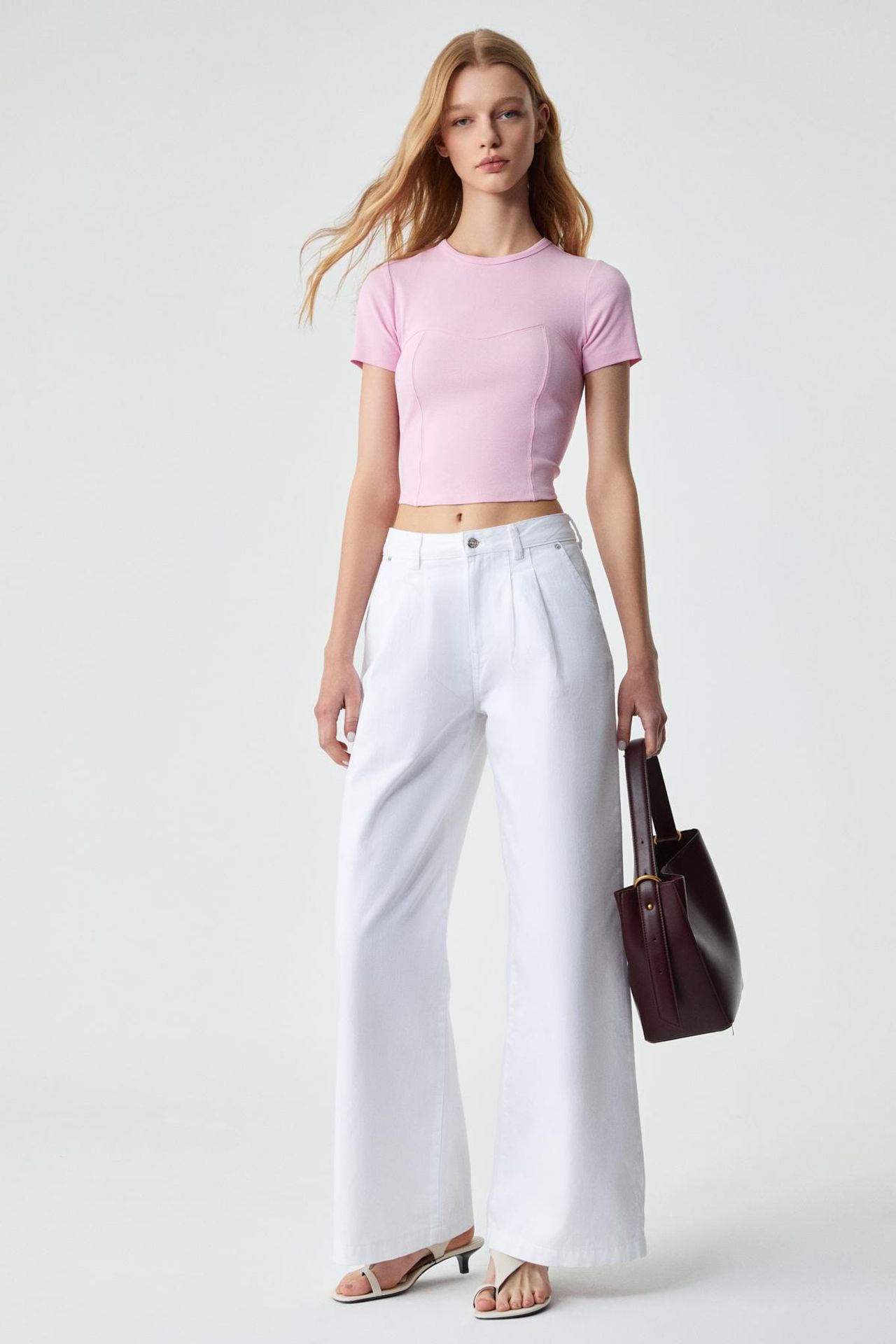 ETHIQUET Short Fitted Crop Top 2