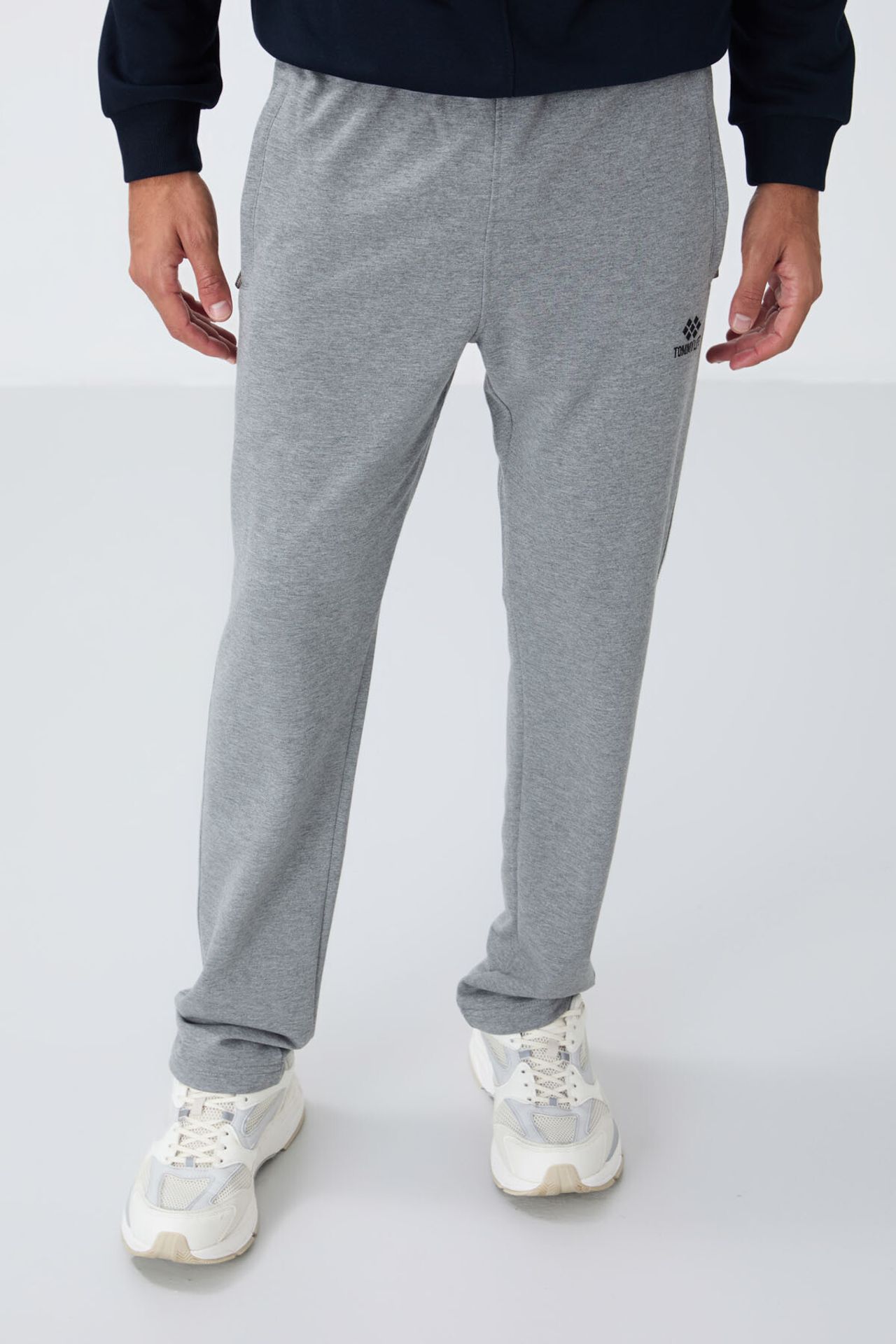 TOMMY Men's Slim-fit Straight-leg Sweatpants 3