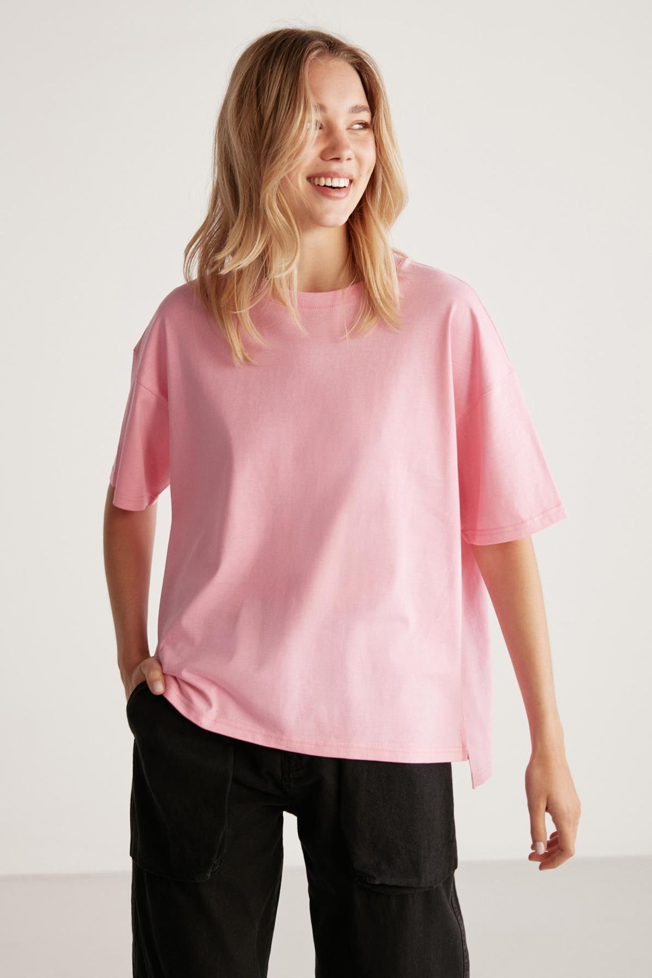 GRIMELANGE Relaxed Crew Neck Slit T-Shirt 3