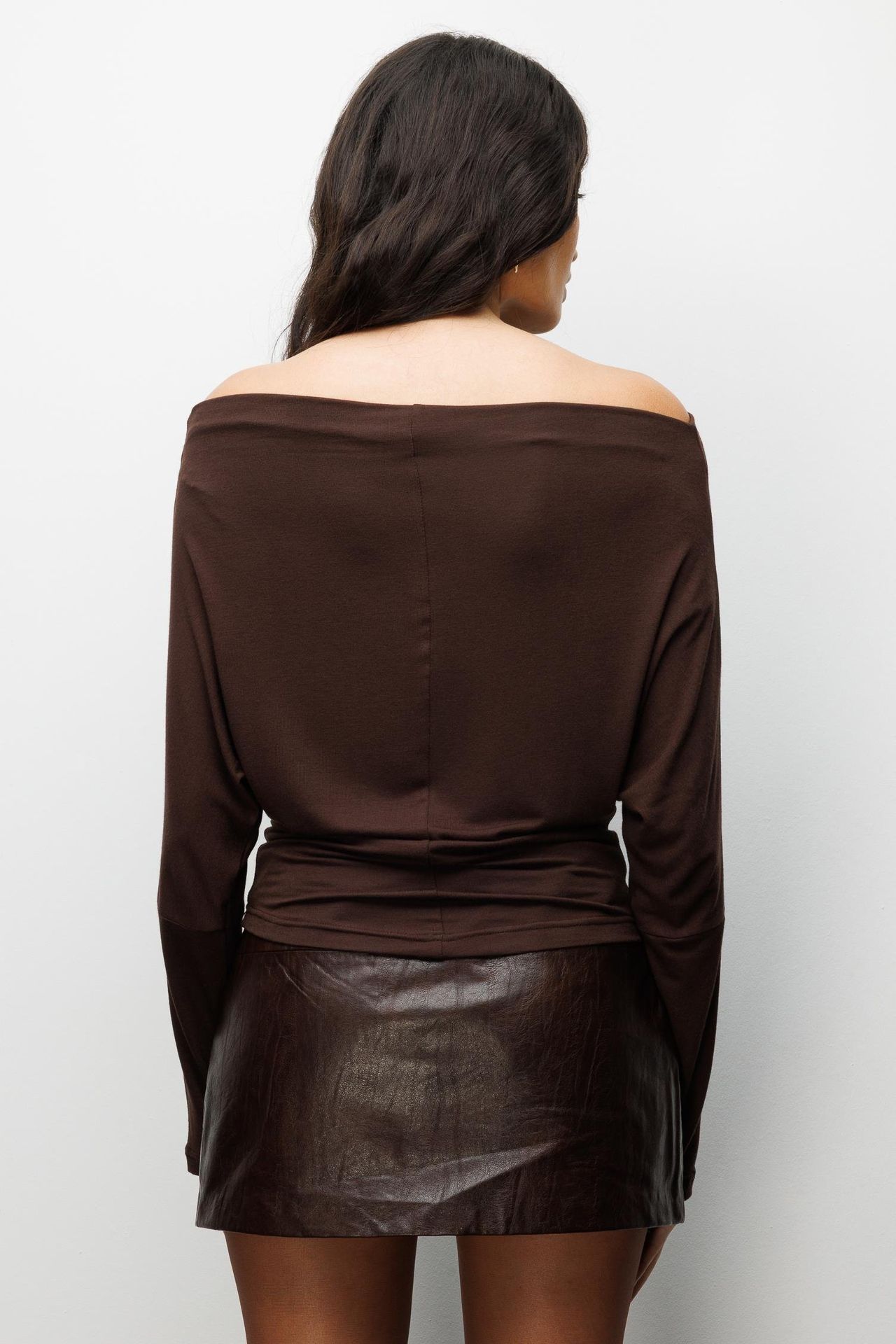 MIXRAY Asymmetrical Collar Slim Fit Crop Blouse with Cut Out 4