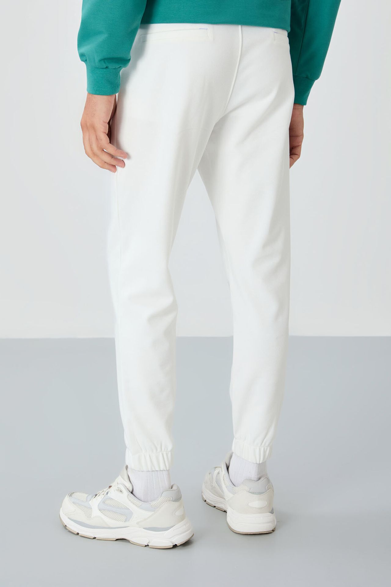 TOMMY Men's Regular Fit Fleece Sweatpants 5