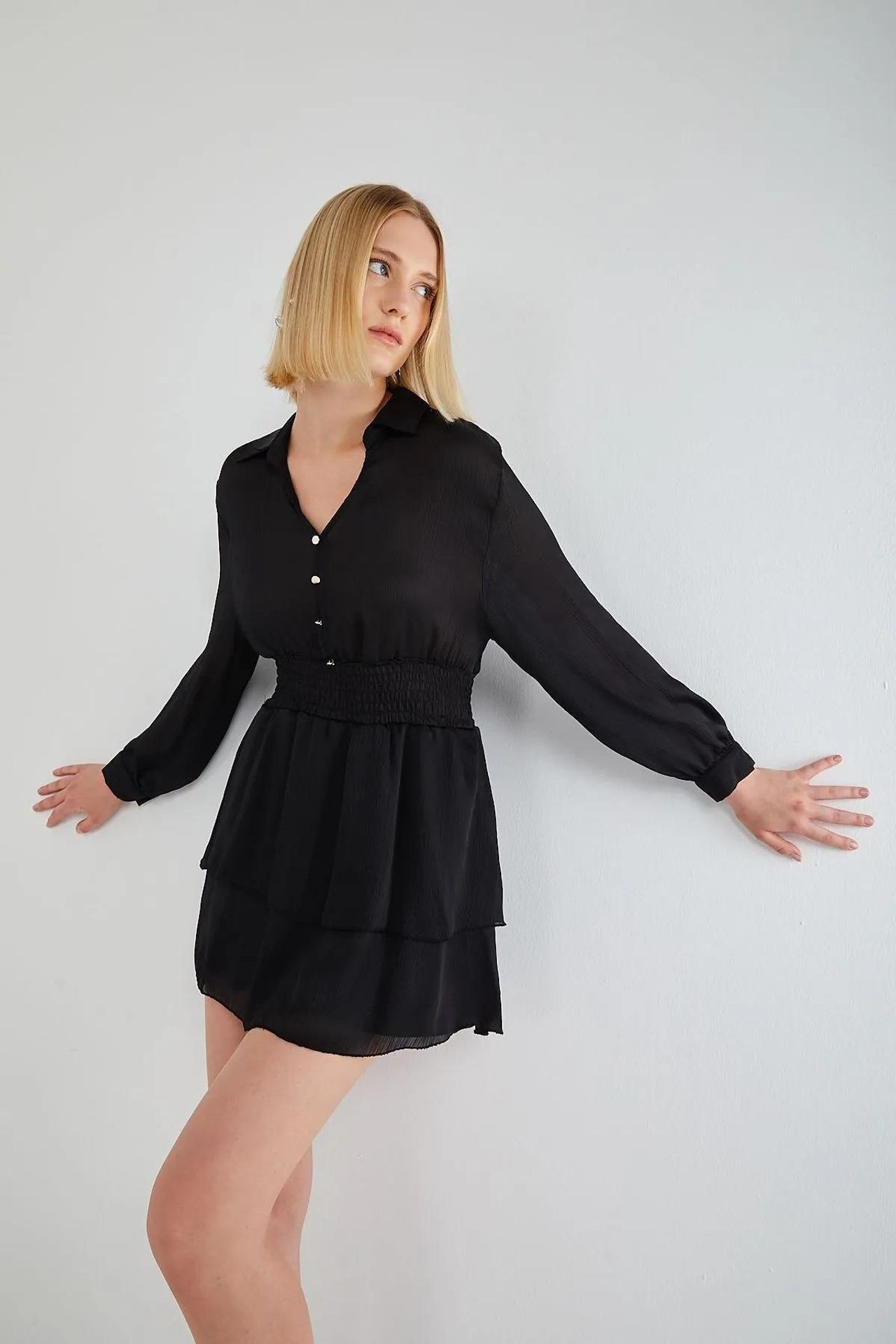 Mixray Mini V-Neck Buttoned Ruffle Dress 3