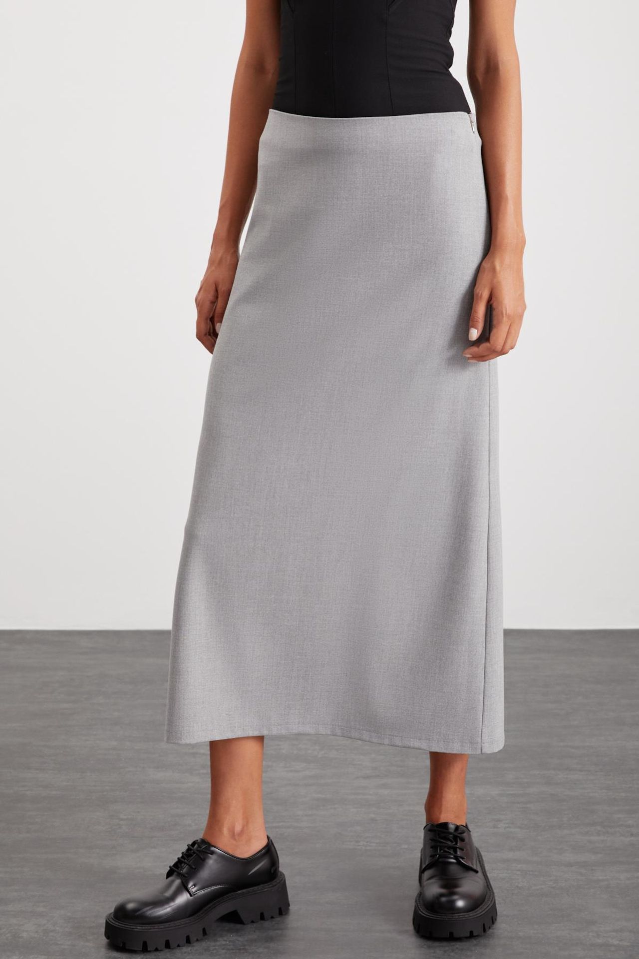 ETHIQUET Simple A-Line Midi Skirt 3