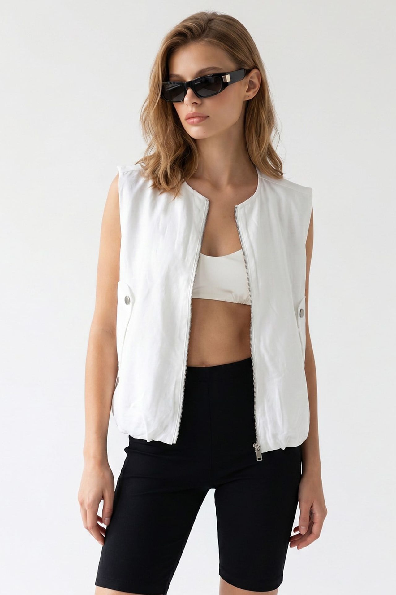 MIXRAY Women's Woven Poplin Waistcoat With Zip Front 2