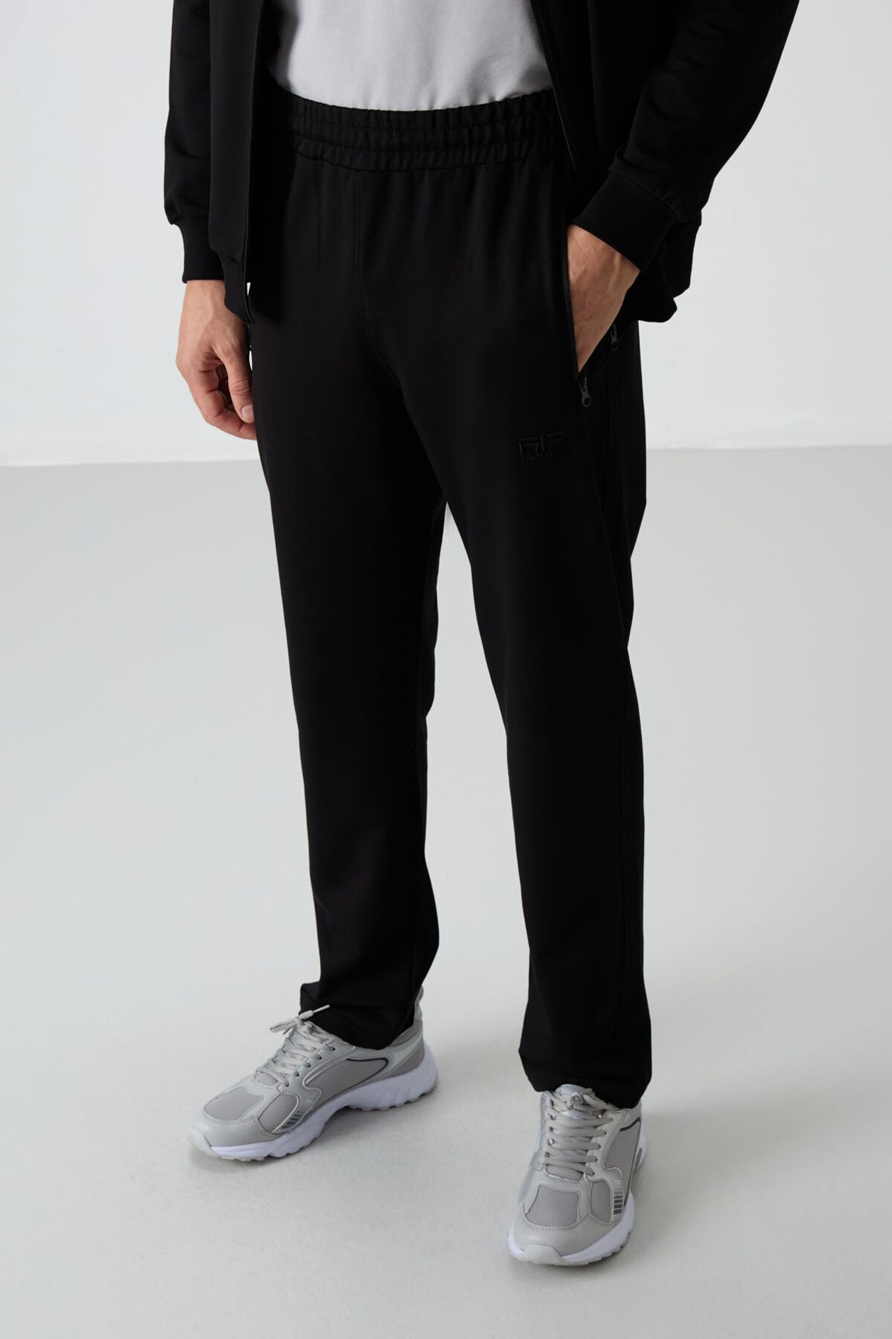 TOMMY Men's Knit Fleece Sweatshirt And Pants Set 4