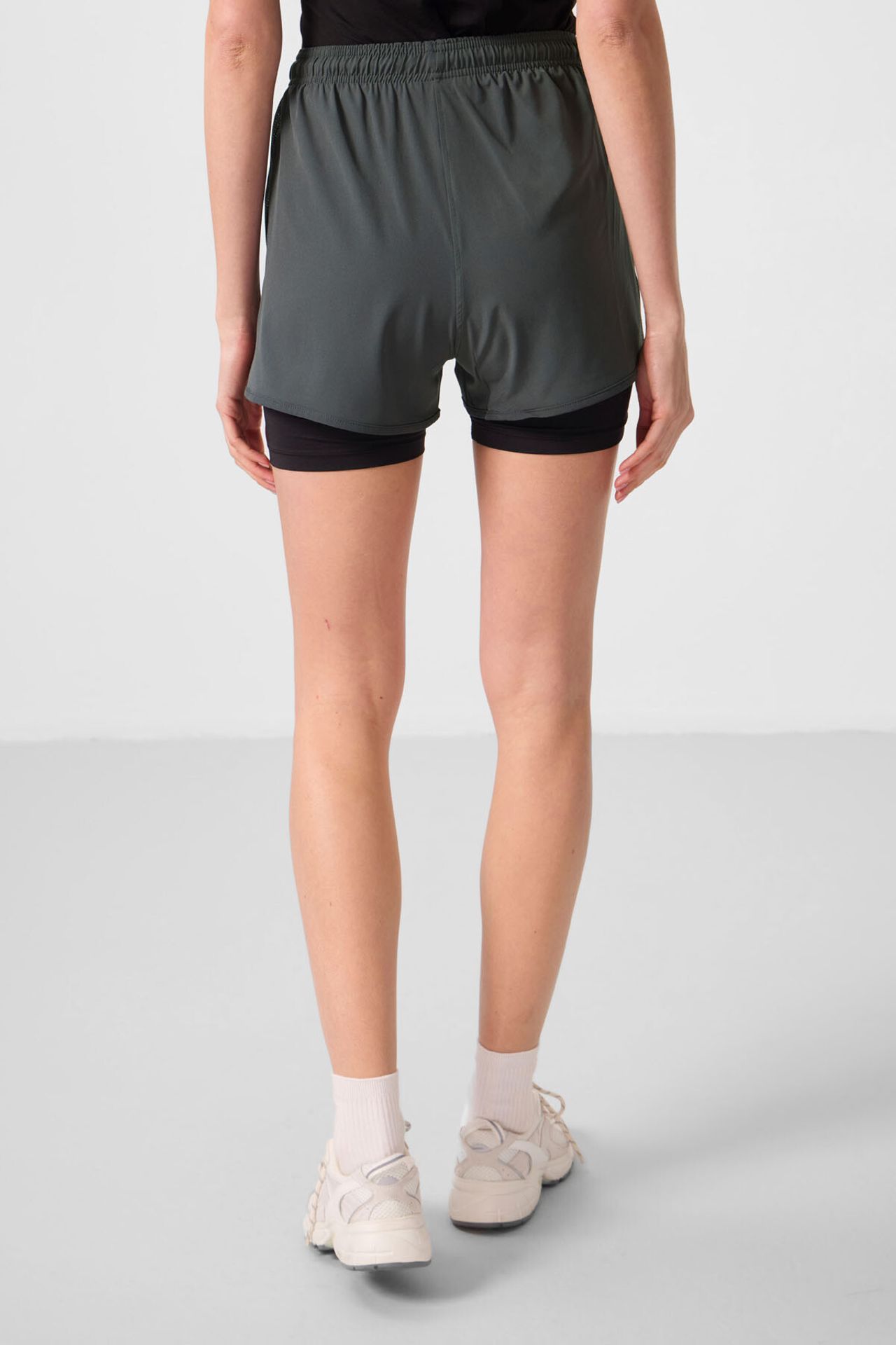 TOMMY Women's Pull-On Mini Shorts 5