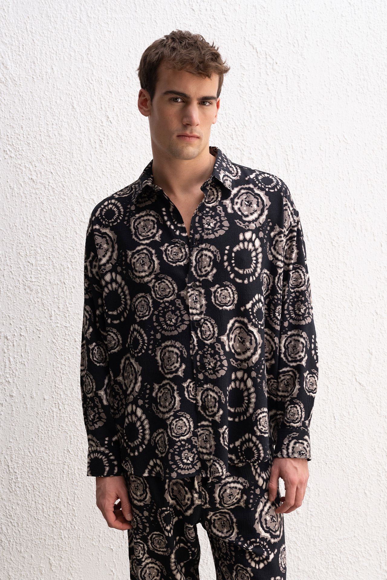 GIESTO Abstract Pattern Button-Up Shirt 1