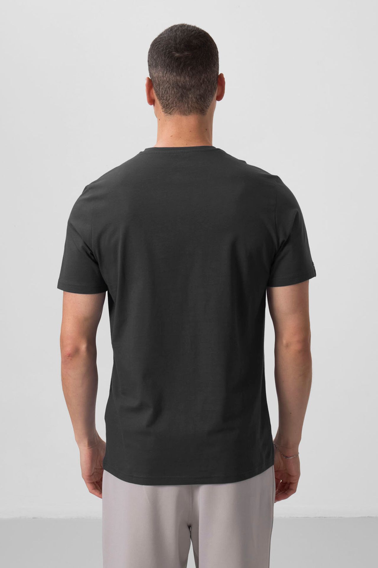 TOMMY Men's V-Neck Short Sleeve T-Shirt 6