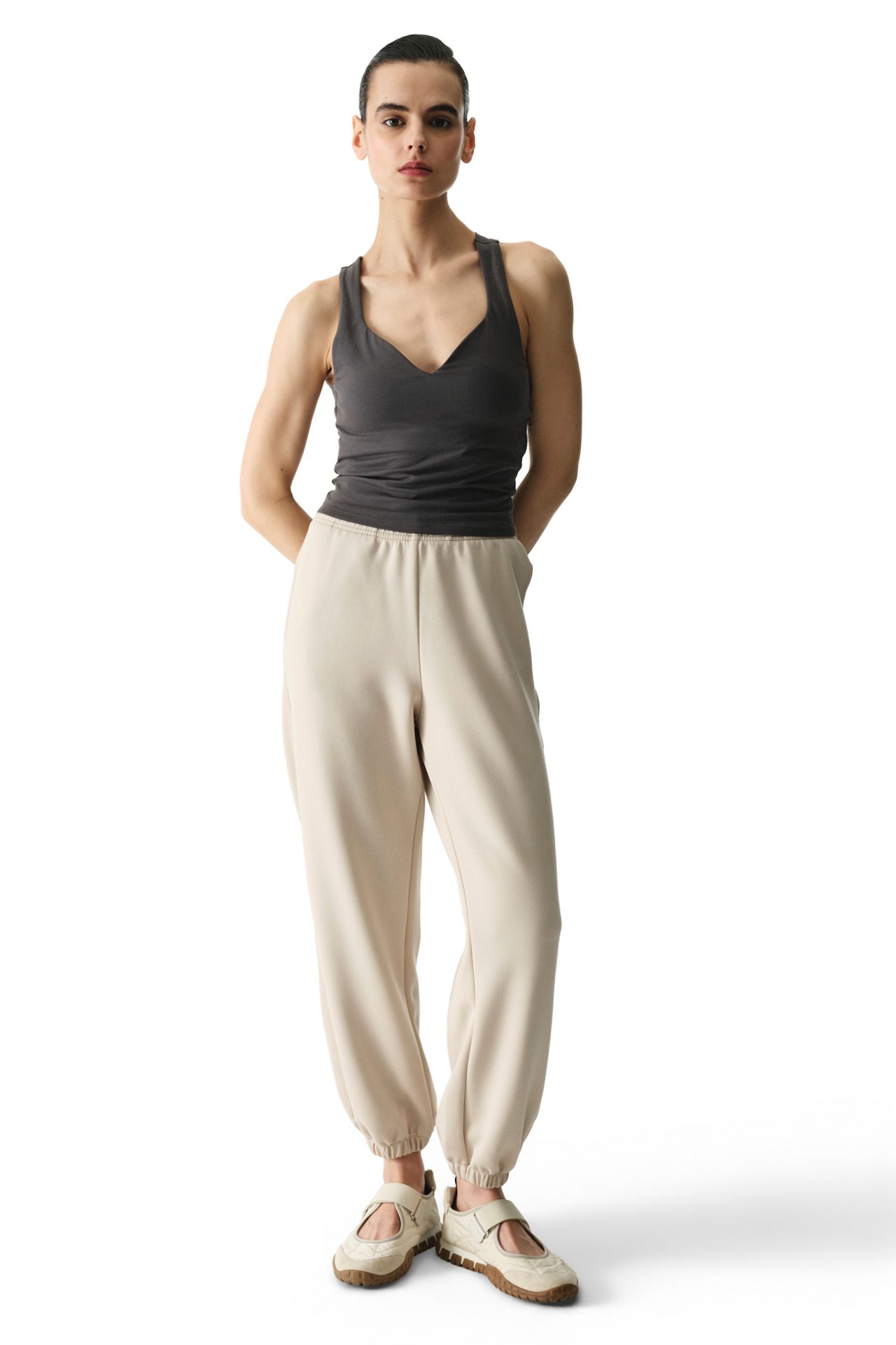 PENTI Ruched Back Heart Neck Top