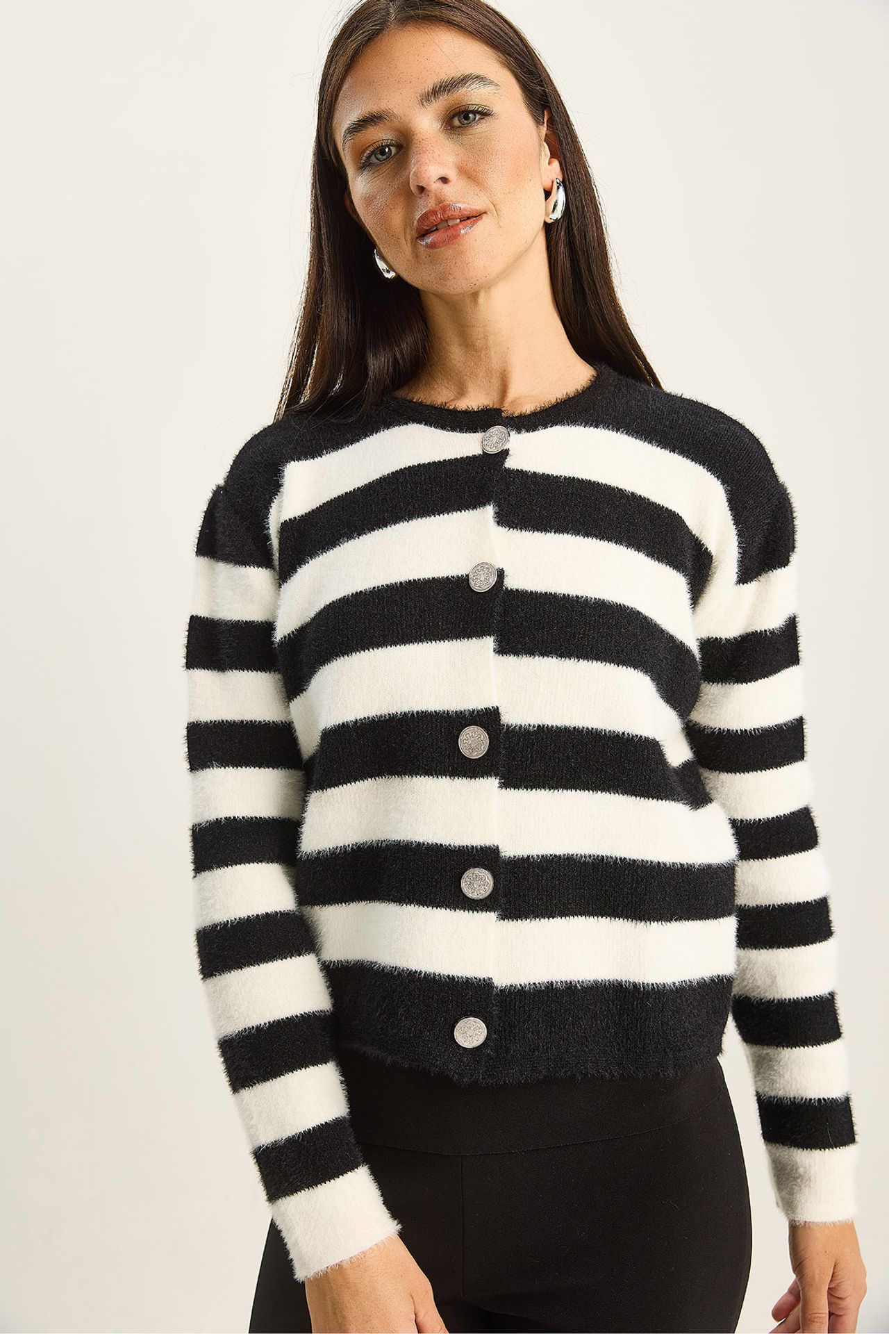 LUCCI Buttoned Striped Knit Cardigan 4