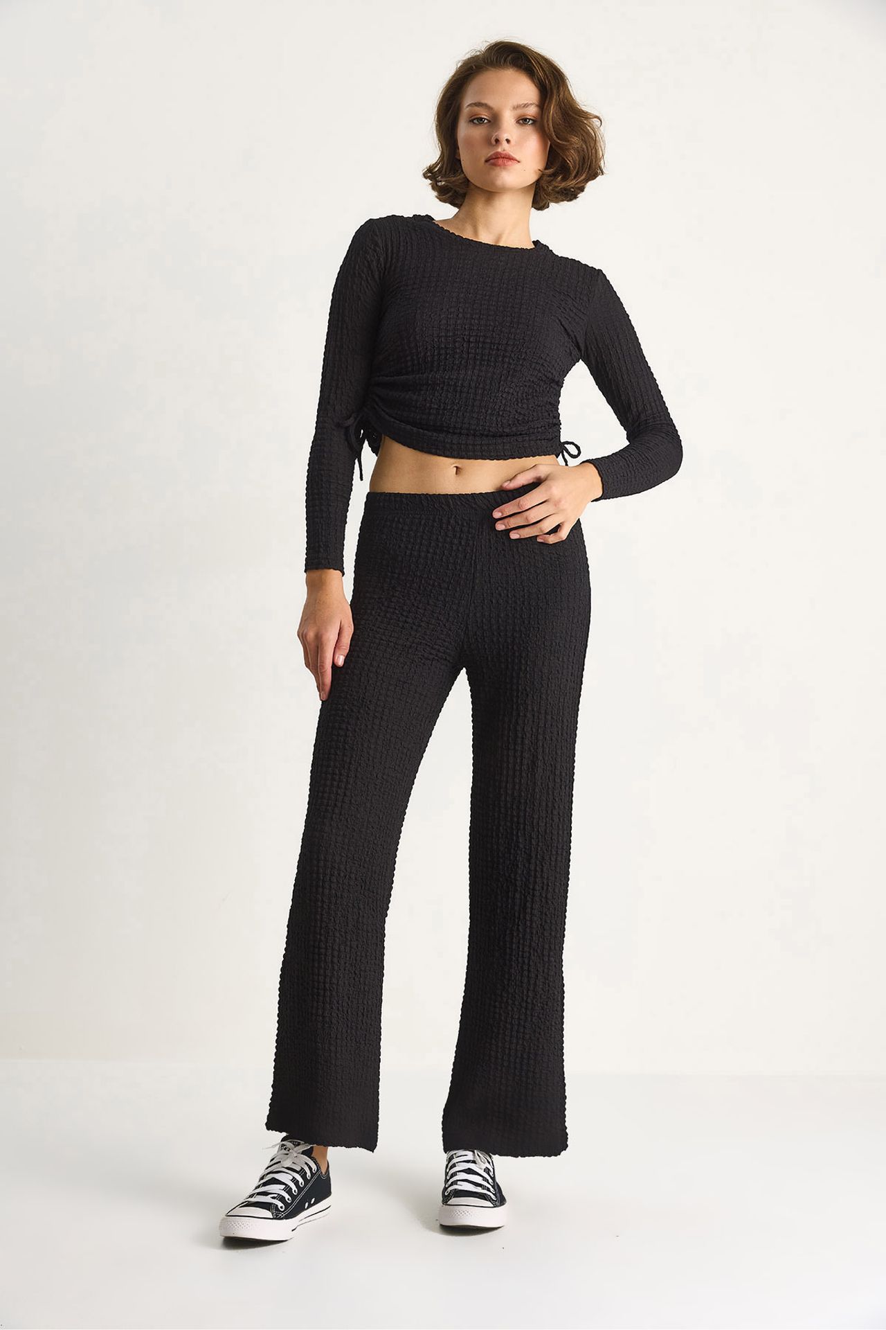 LUCCI Fitted Two-Piece Coord Set with Flared Pants 4