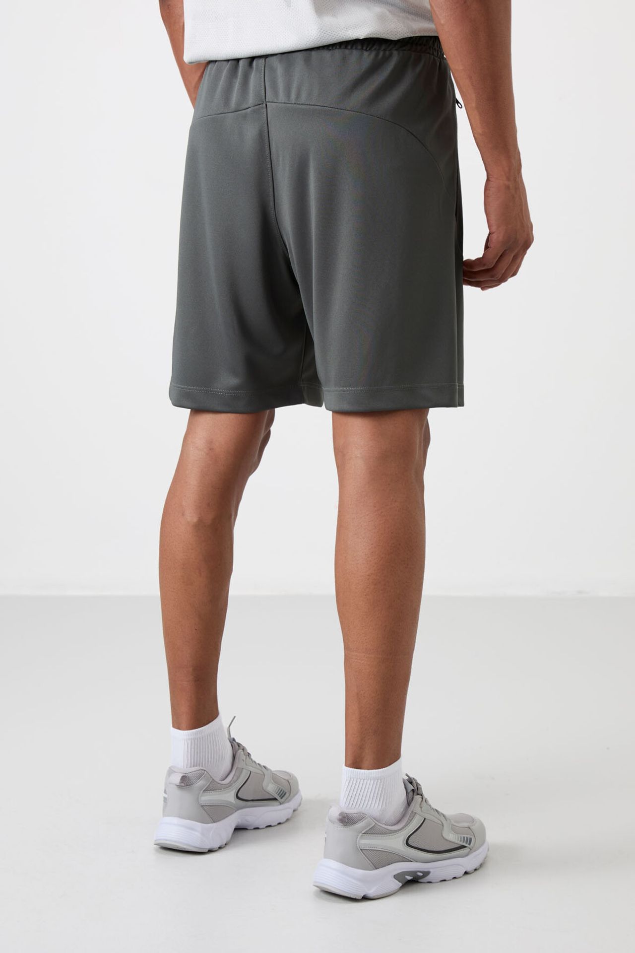 TOMMY Men's Knit Zipper Sweat Shorts 5