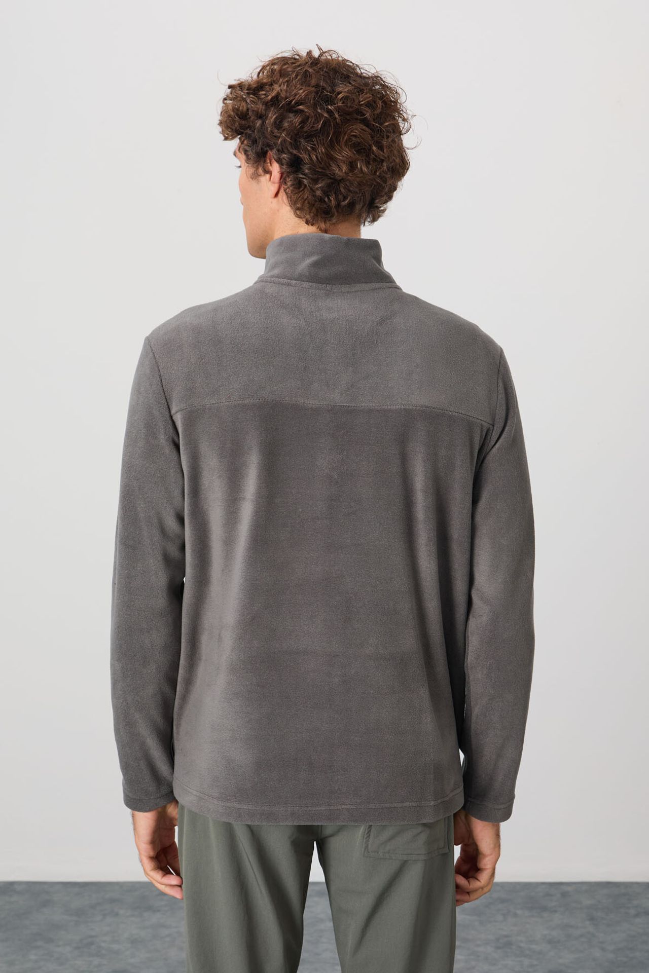 TOMMY Men's Plush Half-Zip Sweatshirt 6