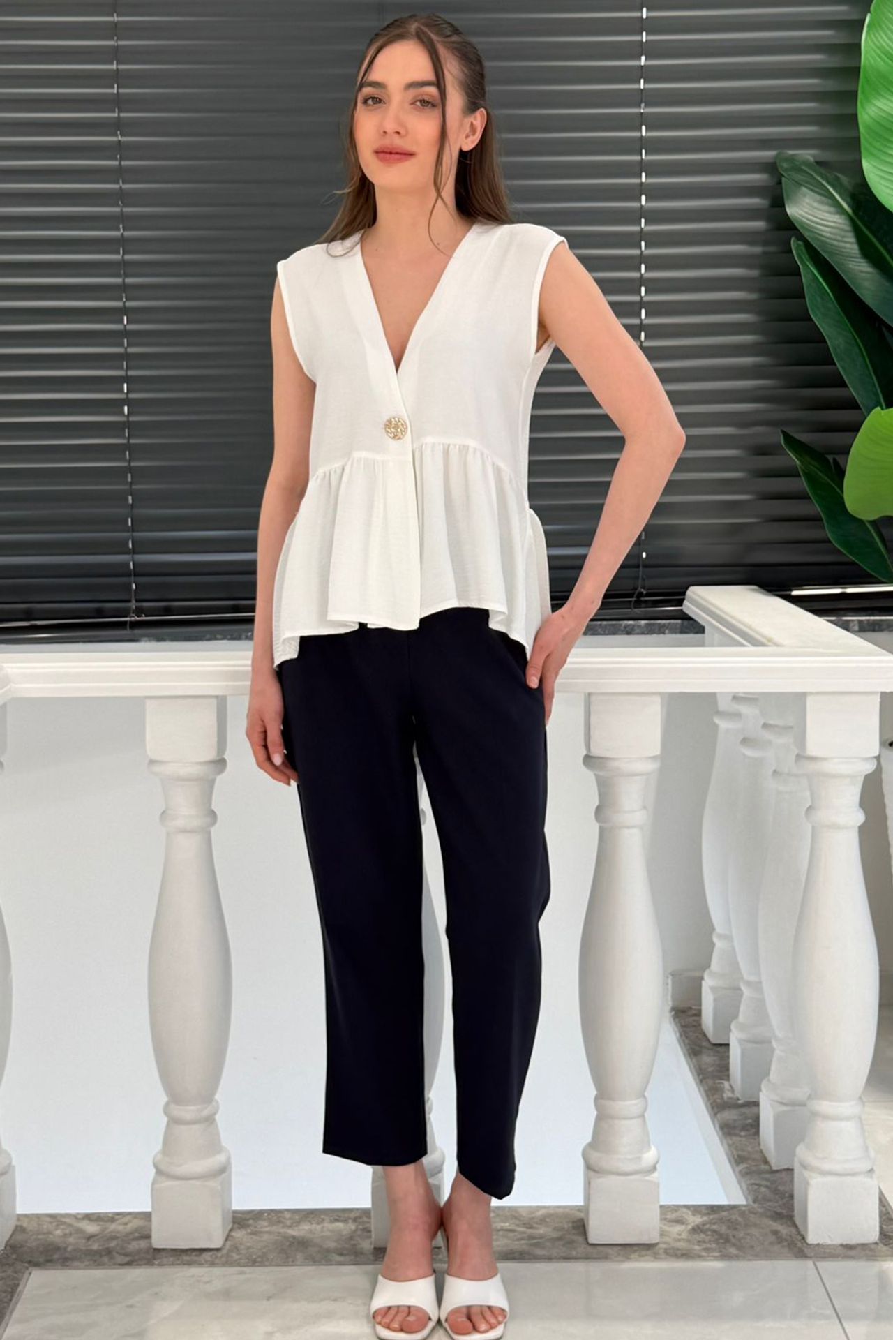BDART V-Neck Buttoned Sleeveless Blouse 2