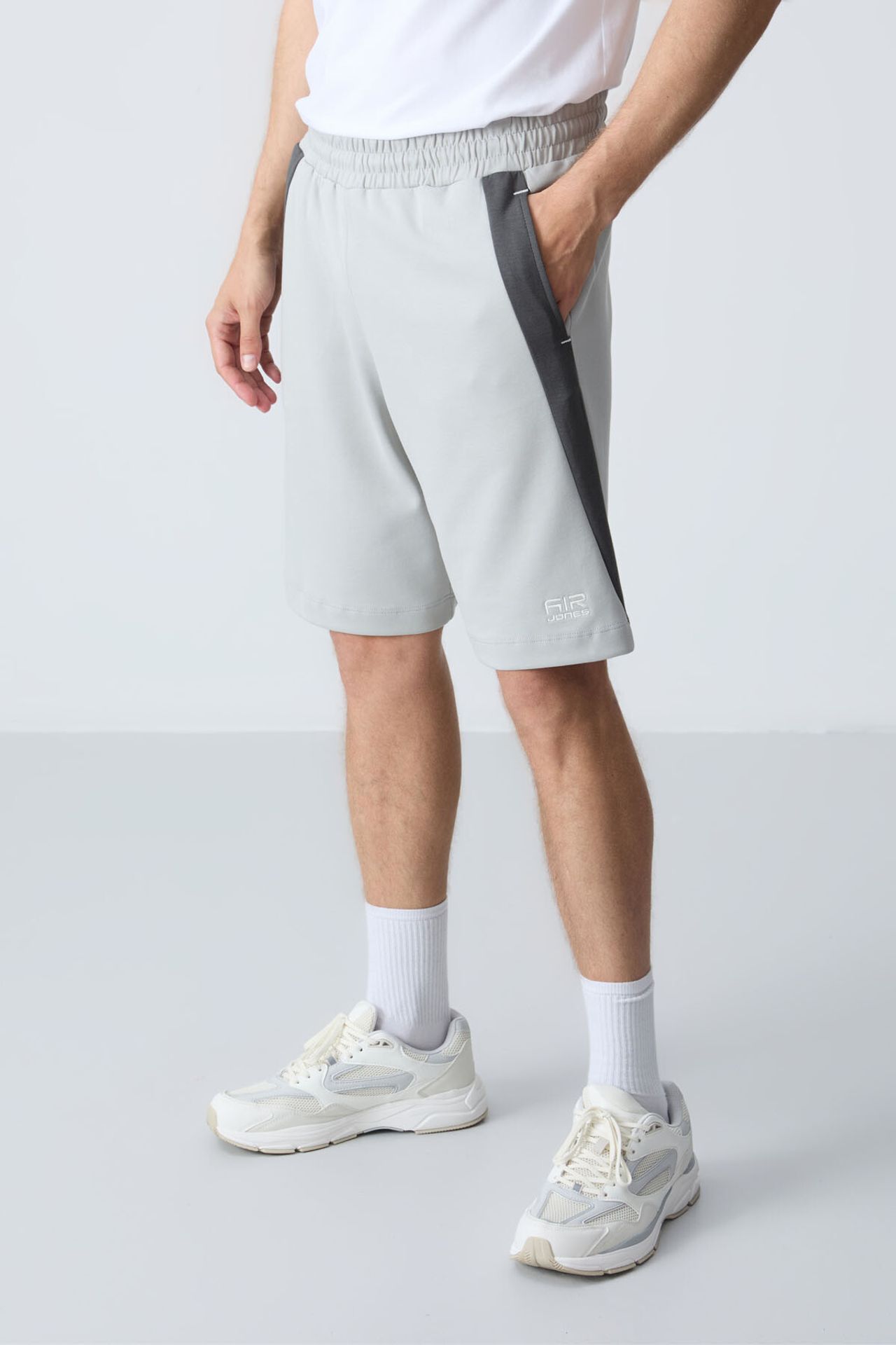 TOMMY Men's Cotton Blend Sweat Shorts 4
