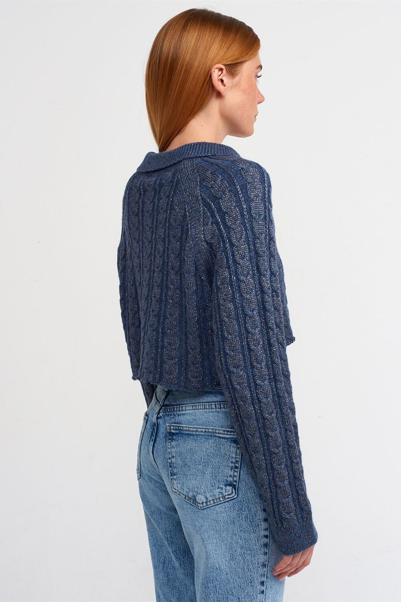 DILVIN Crop Cable-Knit Button Cardigan 2