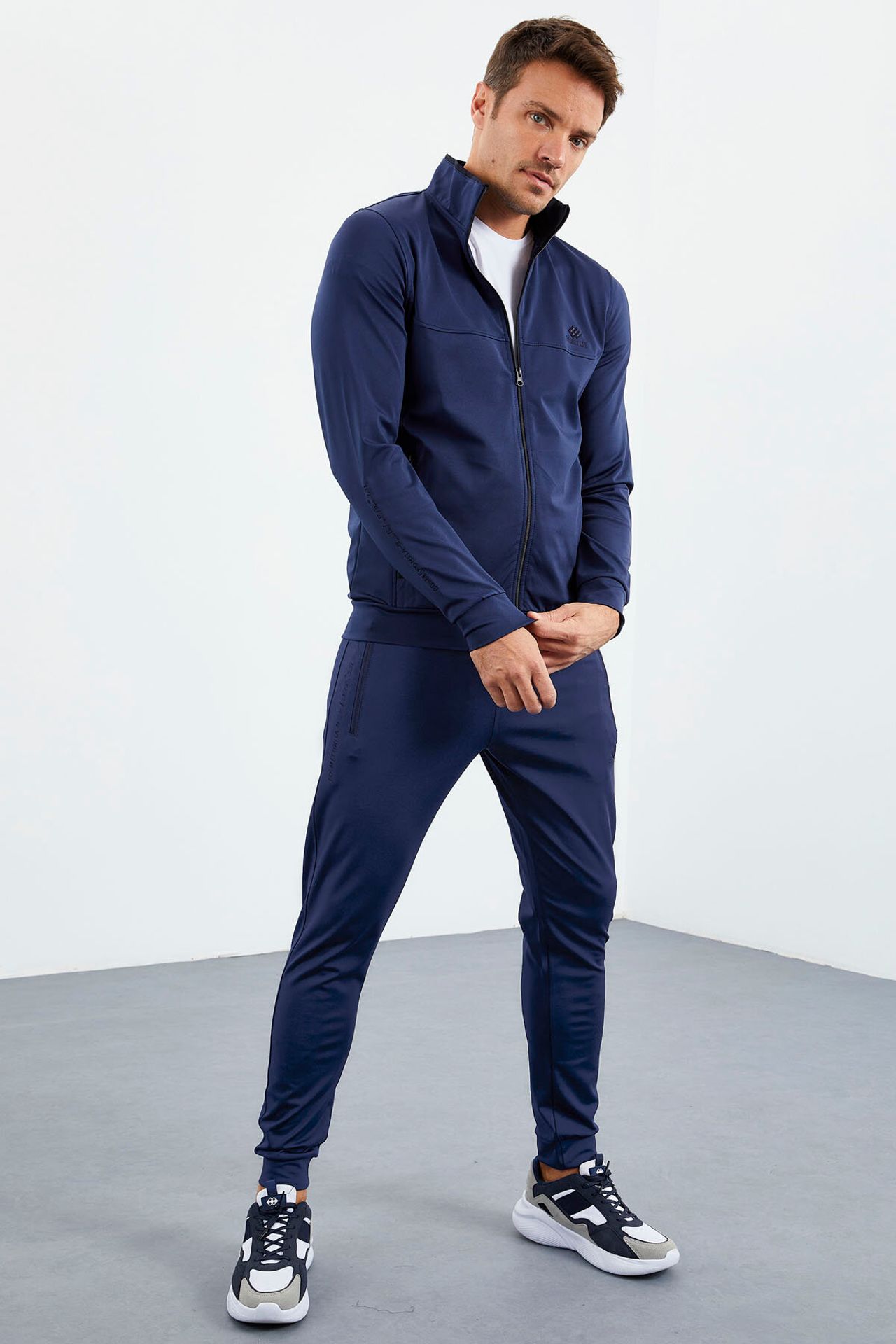 TOMMY Men's Scuba Knit Sweatshirt And Pants Set 4