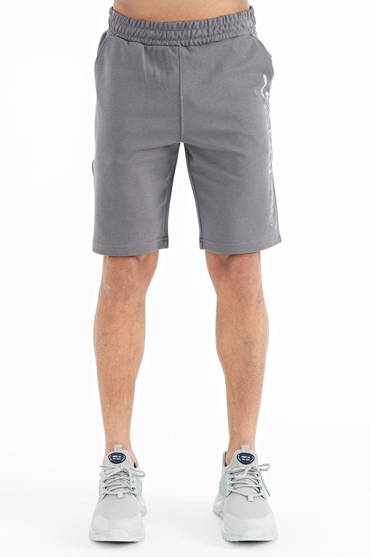 TOMMY Men's Printed Fleece Sweat Shorts 1