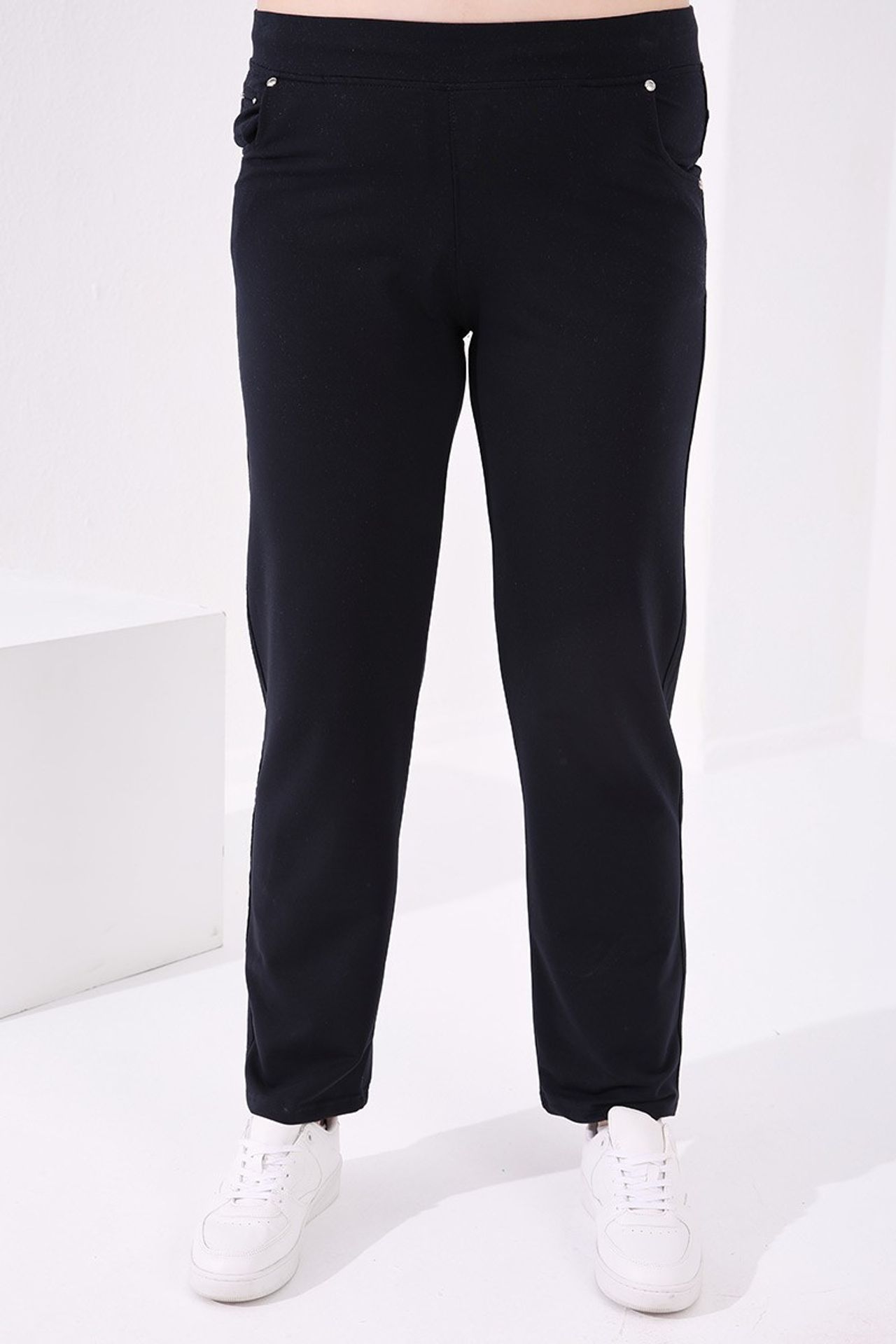 TOMMY Women’s Straight-Leg Knit Sweatpants 5