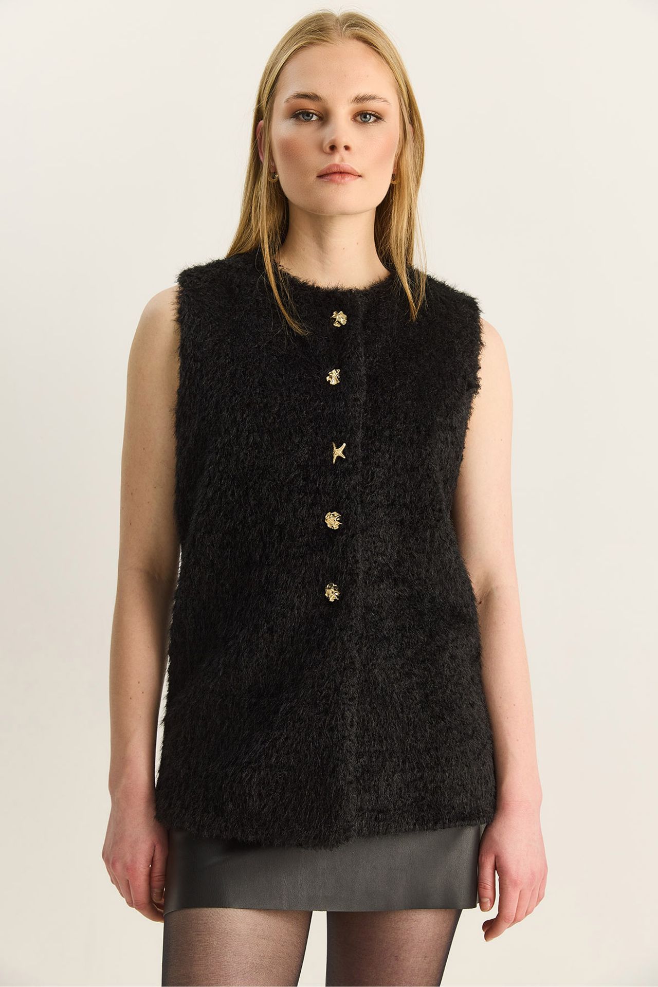 LUCCI Plush Waistcoat with Button Closure 2