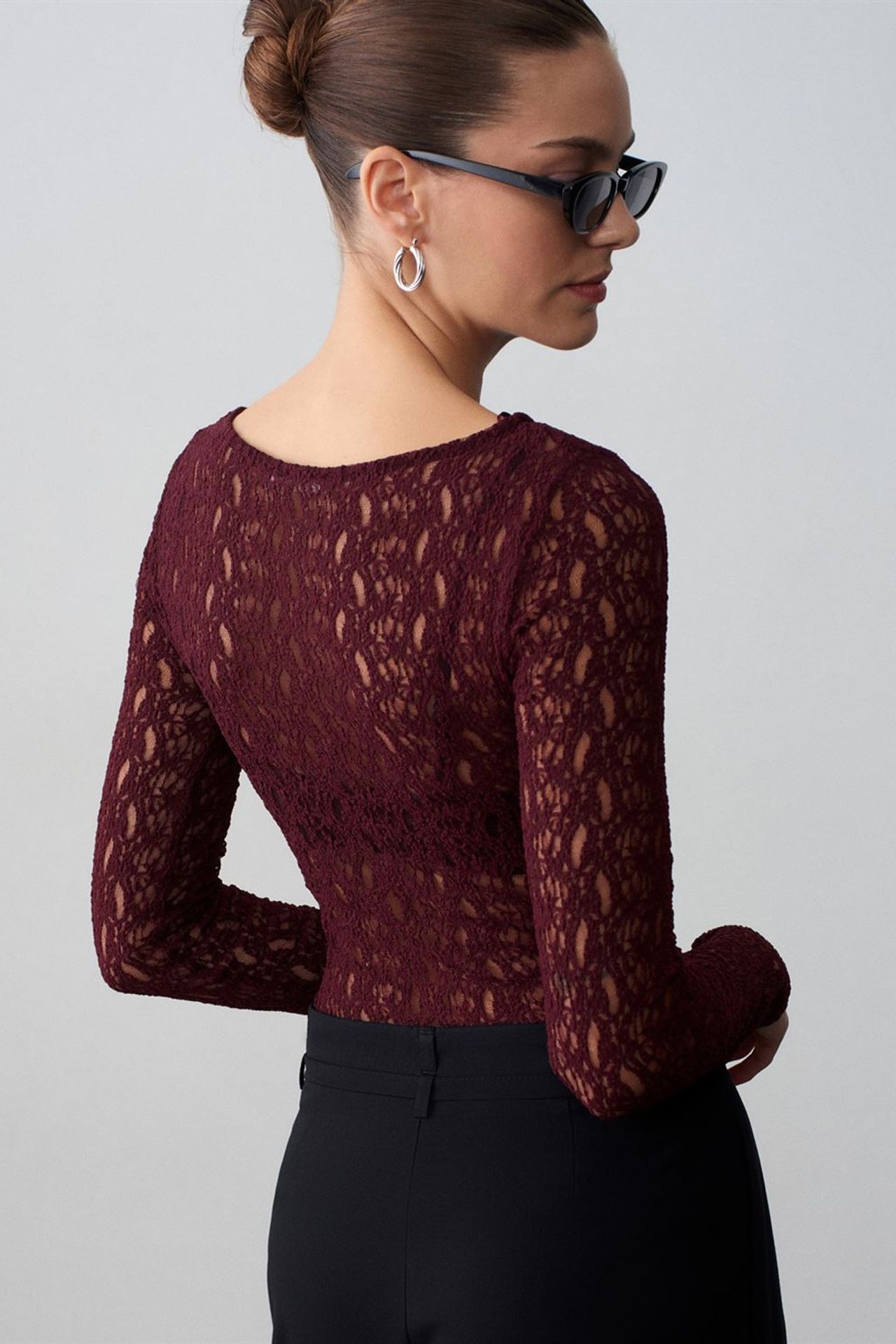 DILVIN Slim Fit Lace Boat Neck Blouse 2