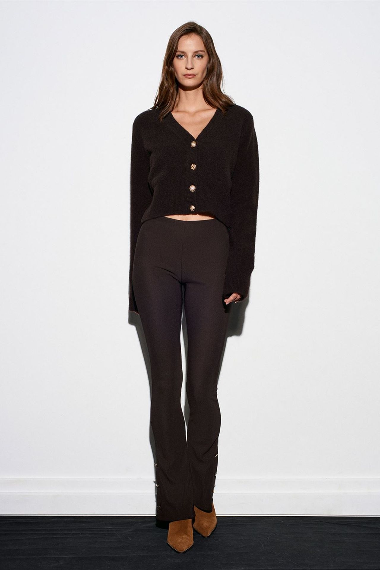 DILVIN High-Waist Flare Leggings with Button Detail 3