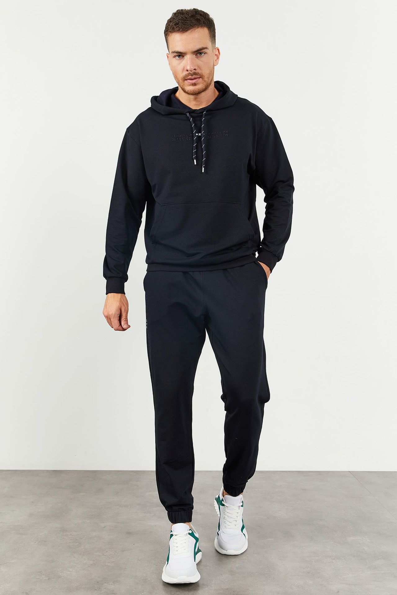 TOMMY Oversized Hooded Sweatshirt And Pants Set 3