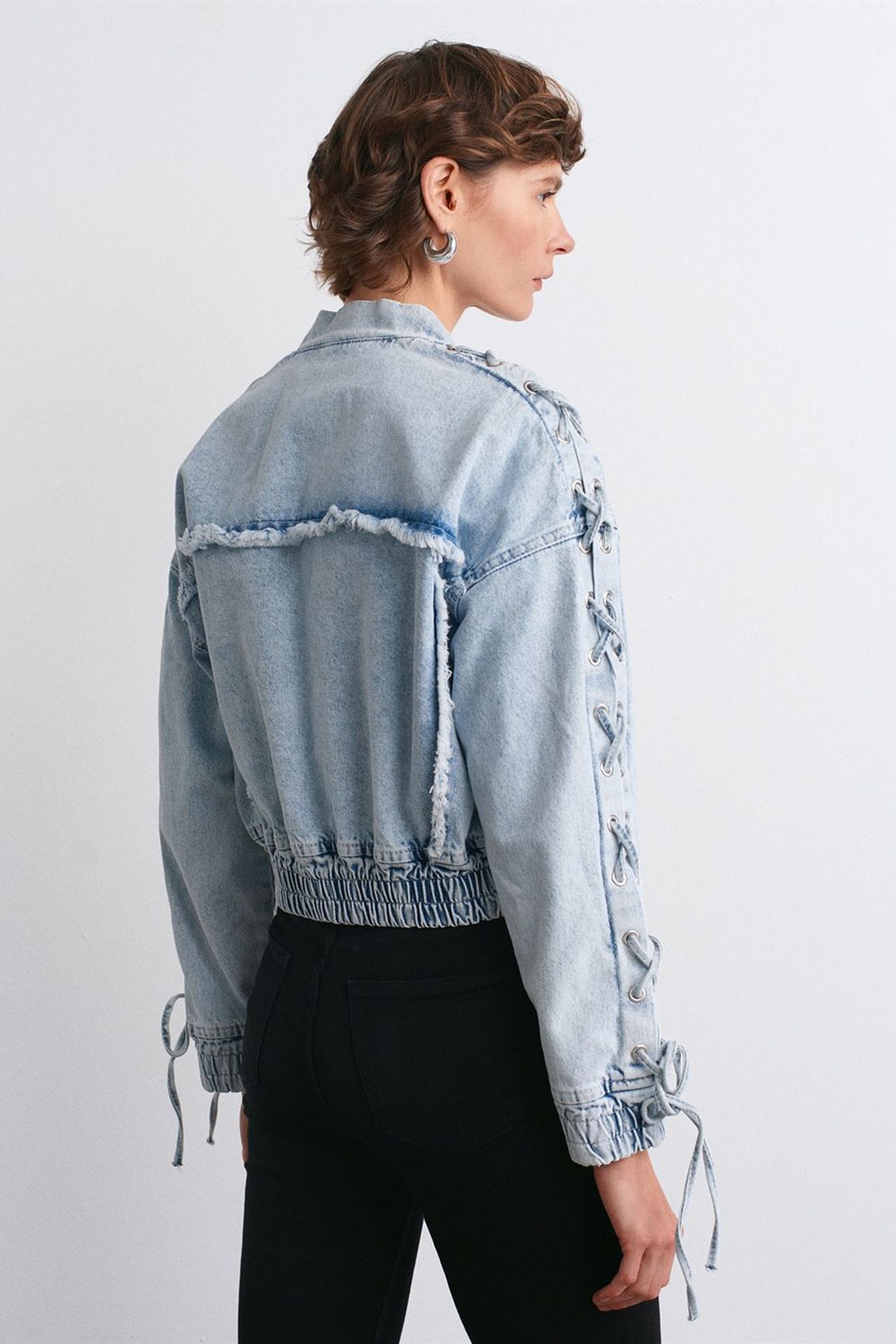 DILVIN Women's Cropped Denim Jacket With Shirt Collar 2