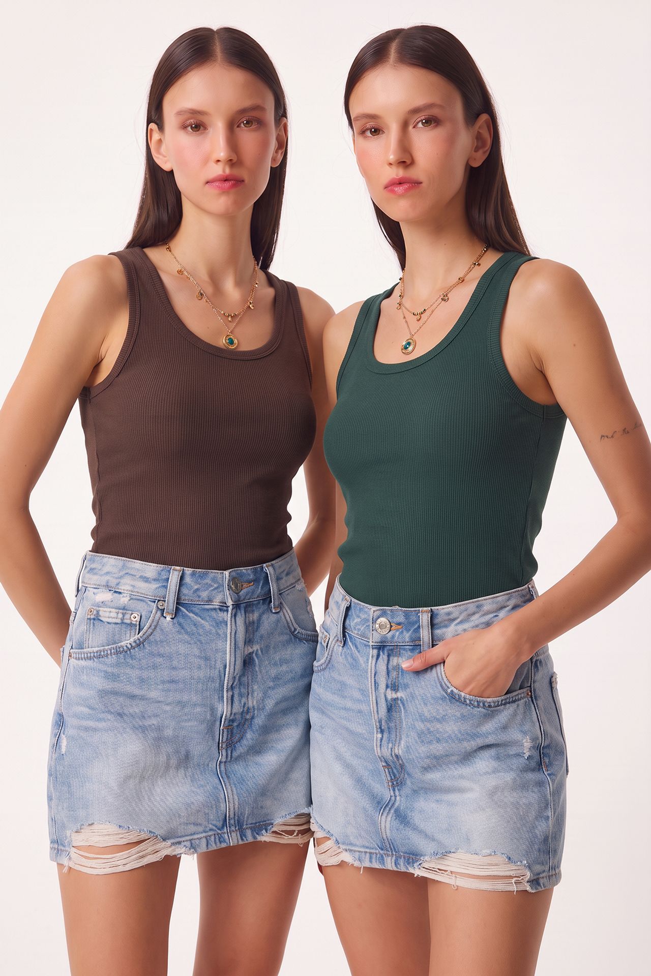 ISTANBUL Fitted U Collar Knitted 2- Pack Tank Top 1