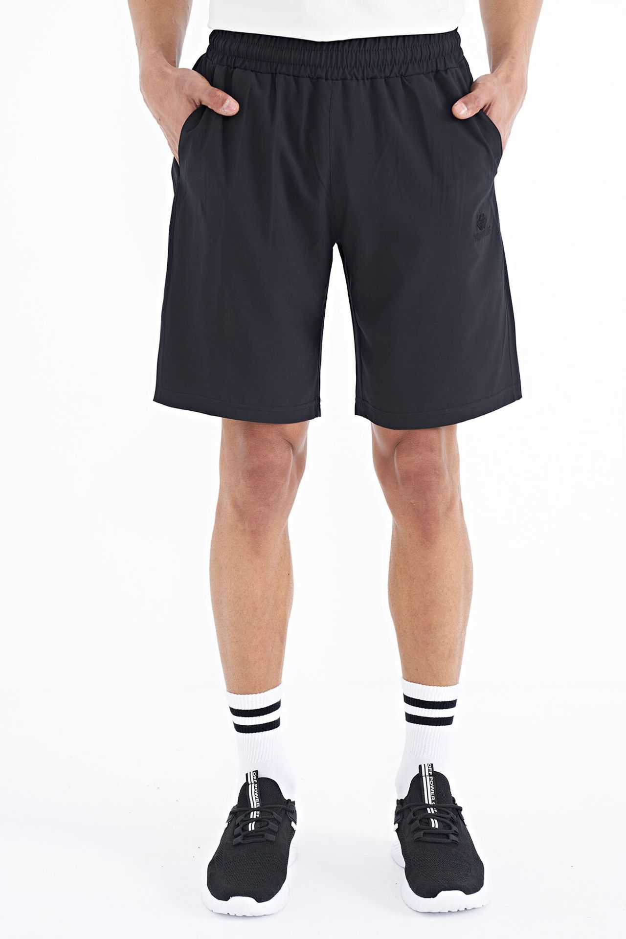 TOMMY Men's Regular-fit Wide-leg Shorts 1