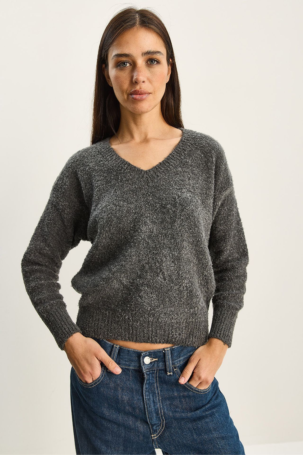 LUCCI V-Neck Textured Knit Sweater 5