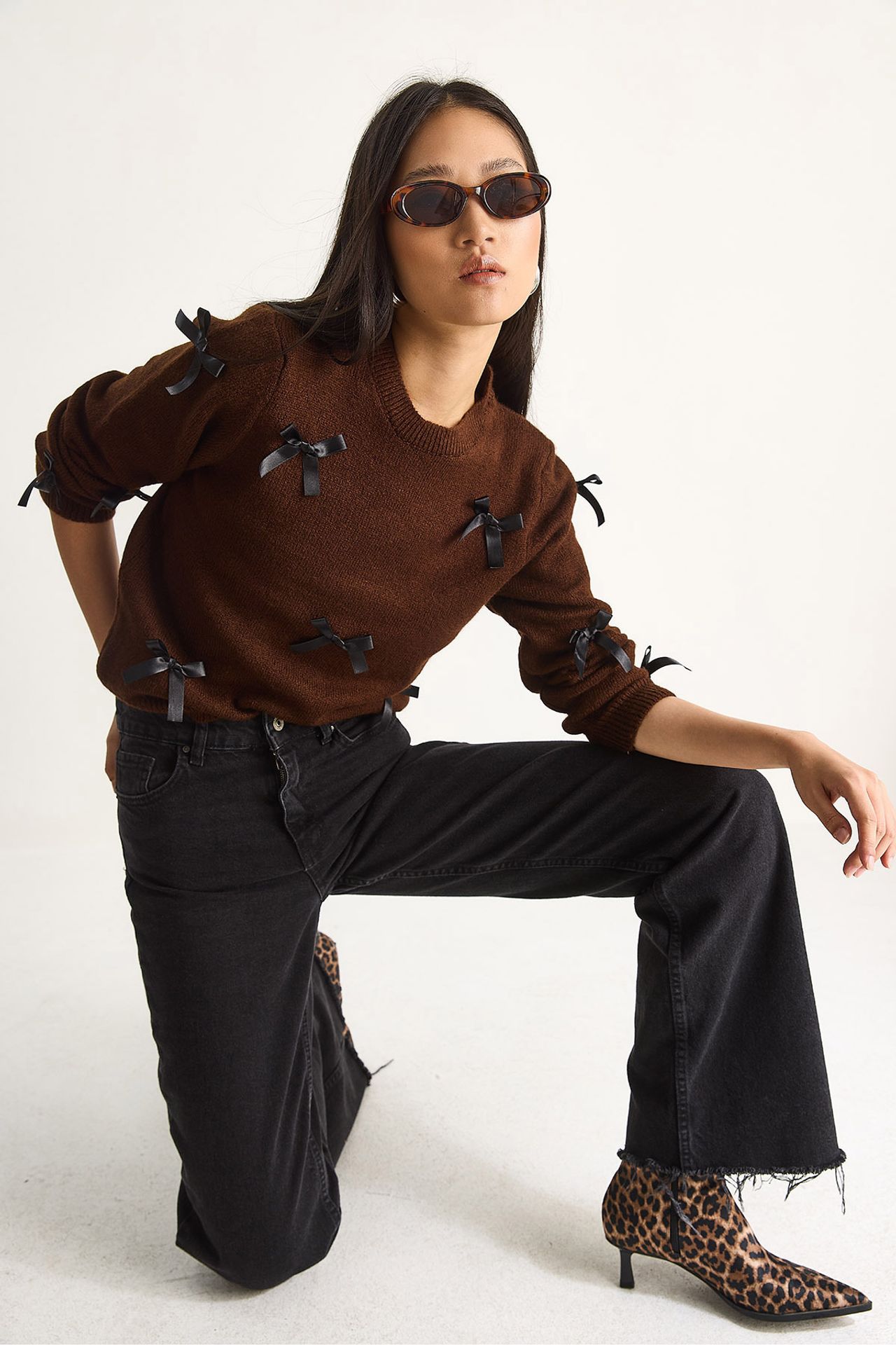 LUCCI Bow Detailed Crew Neck Sweater 5
