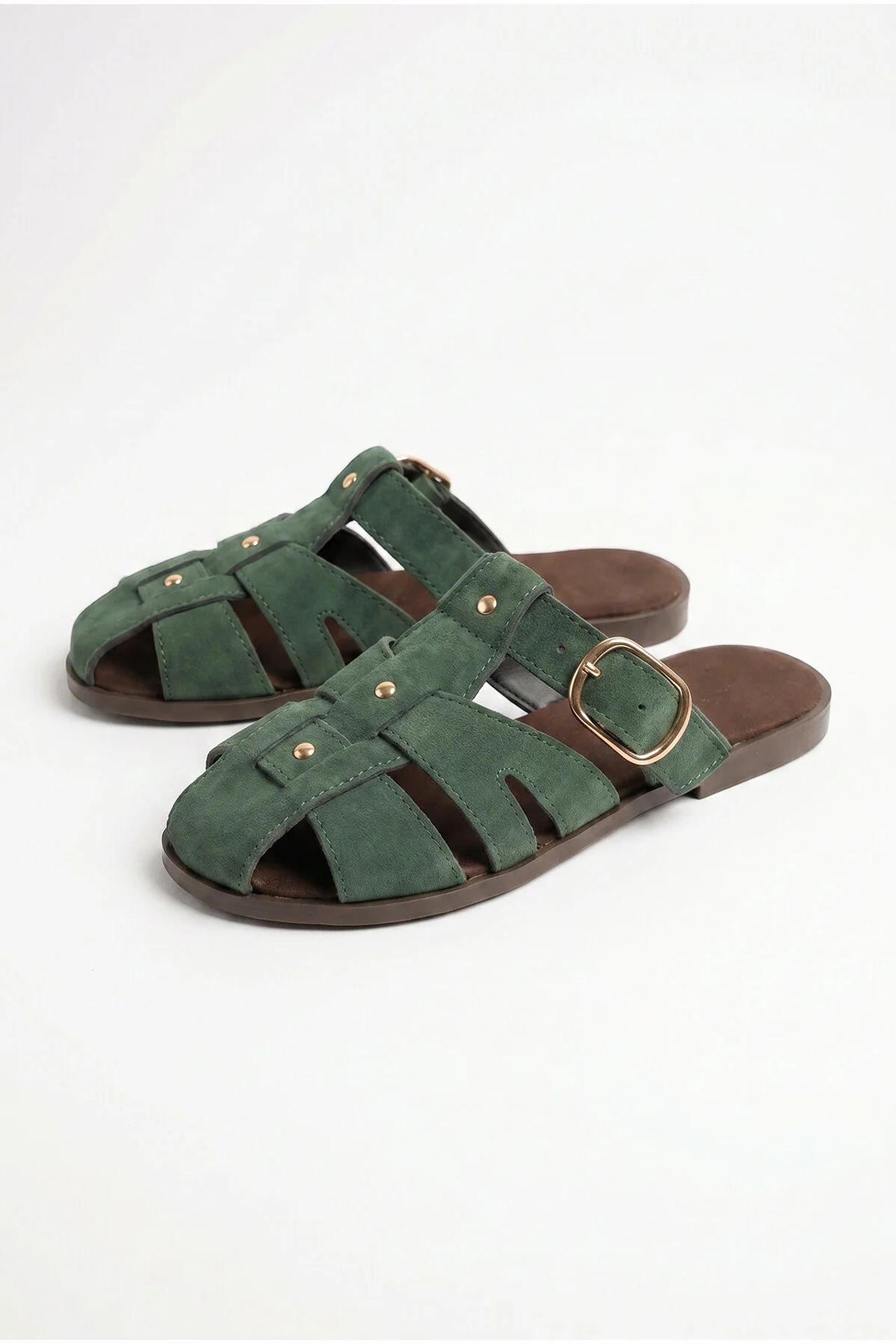 LUCCI Women's Slippers 1
