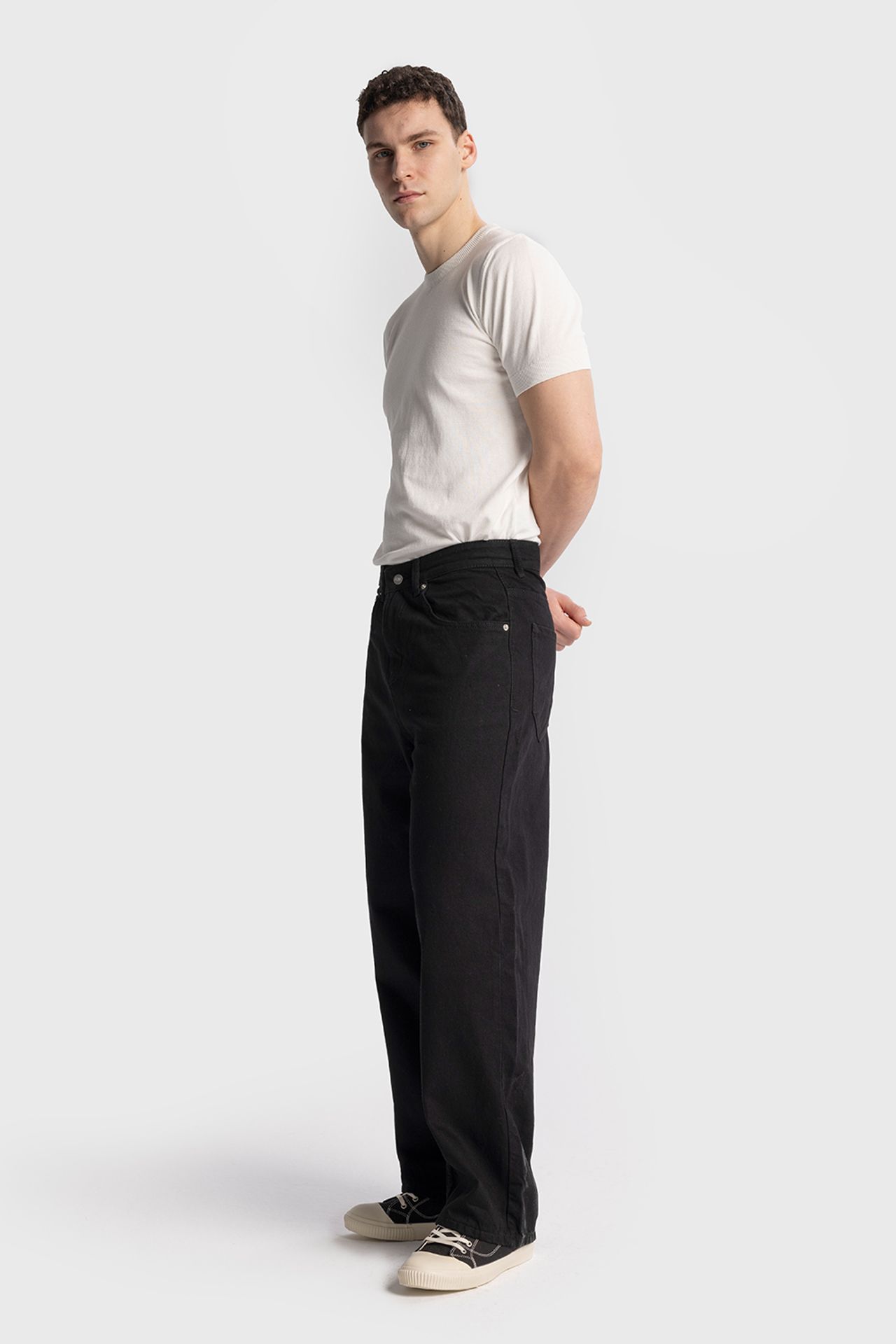 GIESTO Relaxed Fit Straight Leg Jeans 3