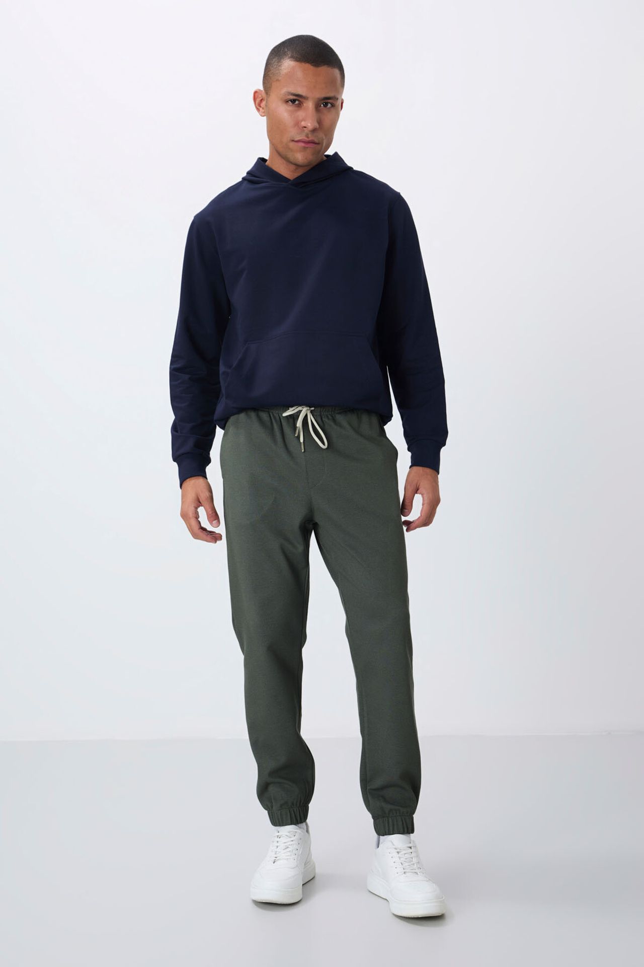 TOMMY Men's Regular Fit Fleece Sweatpants 2