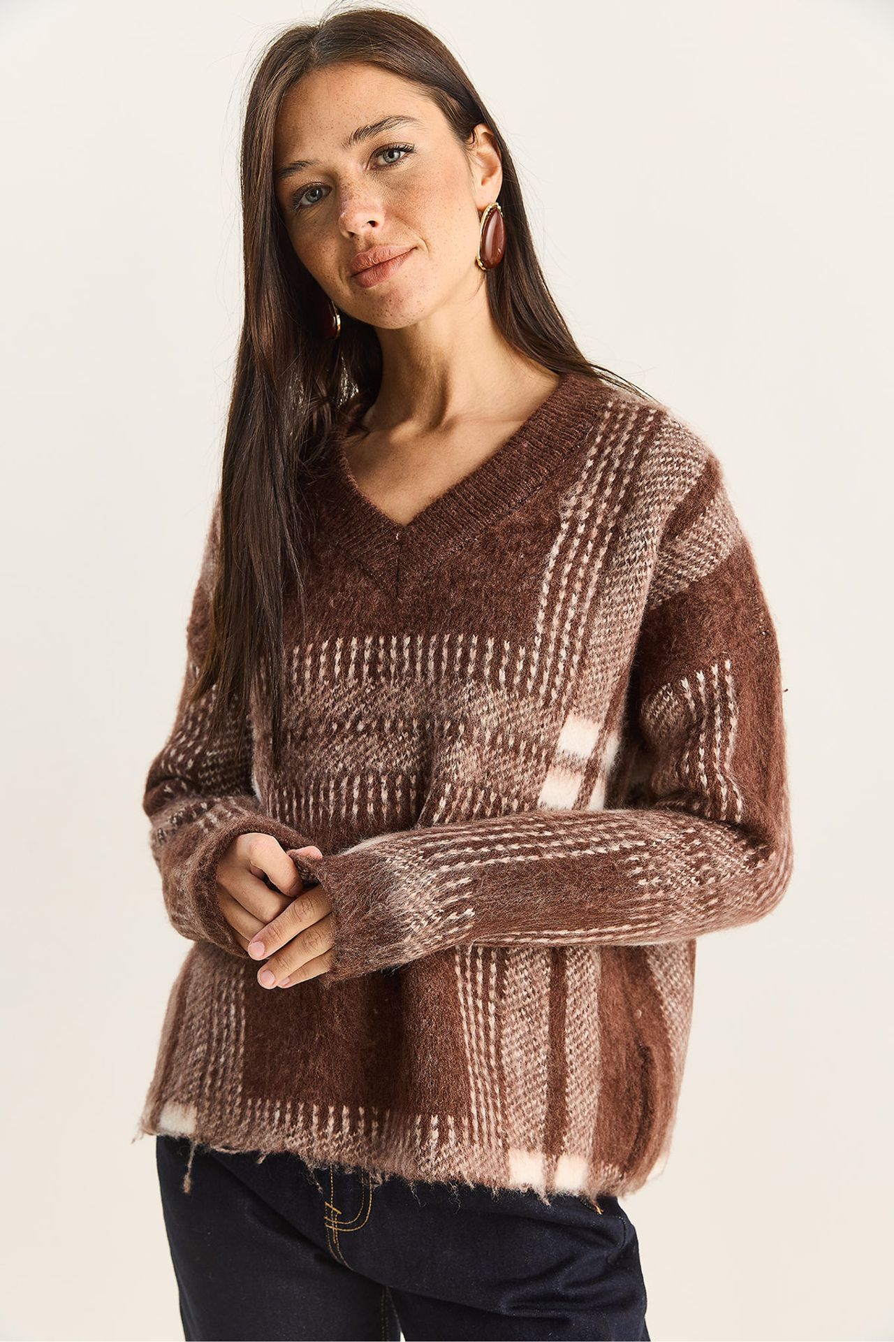 LUCCI Plaid V-Neck Long Sleeve Knit Sweater 4
