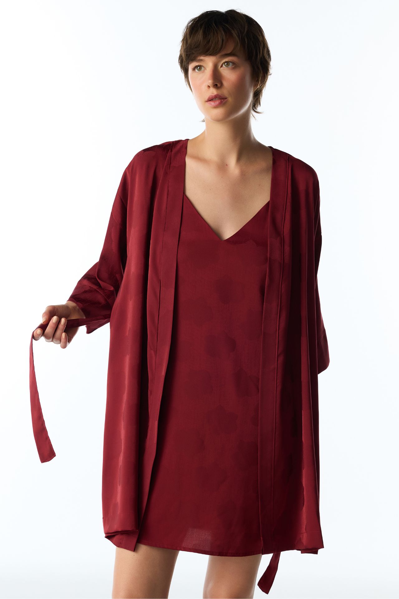 PENTI Orquidea Satin Floral Short Sleeve Robe 1